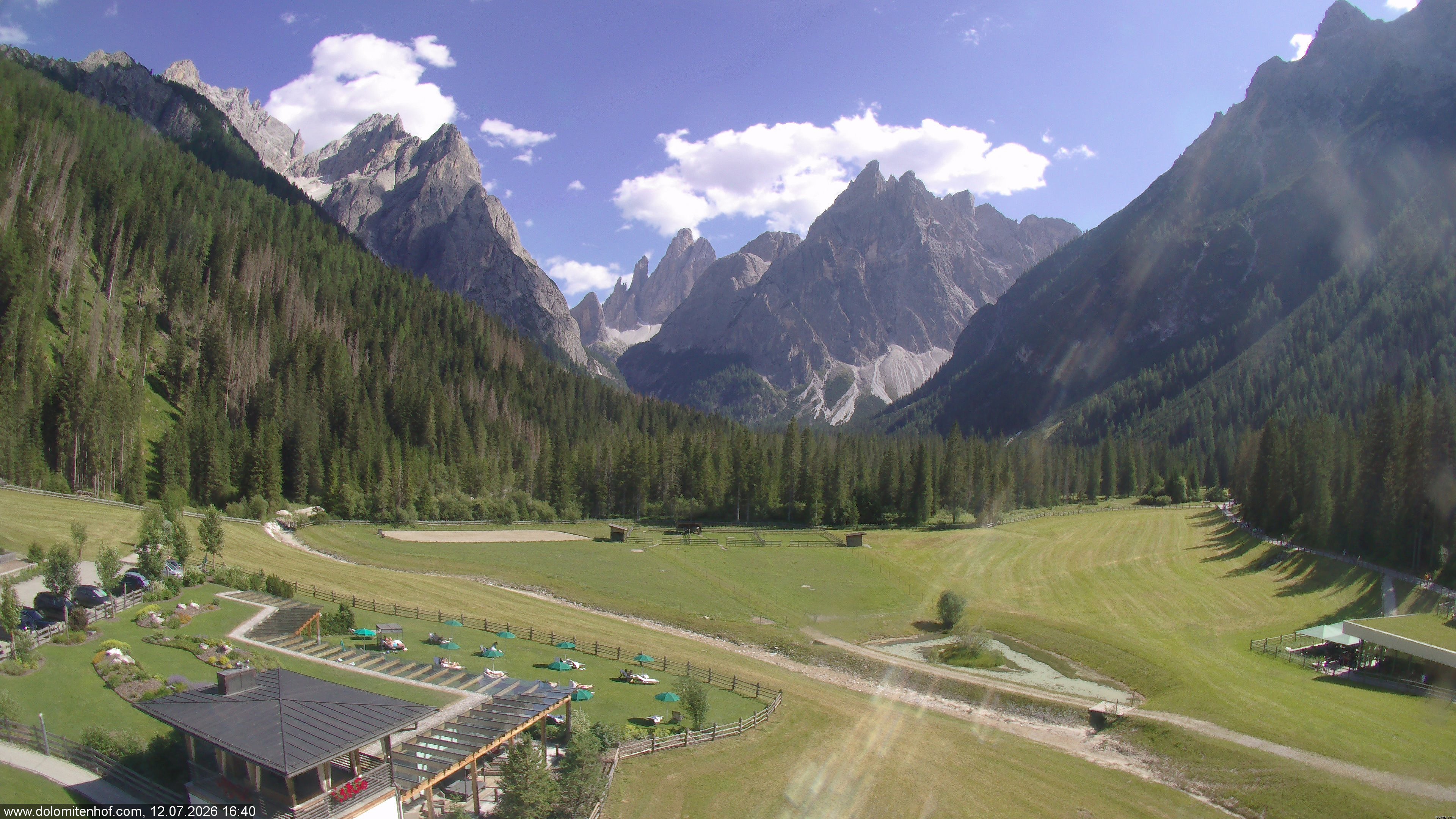 Archived image Webcam Dolomitenhof - Sexten Dolomites