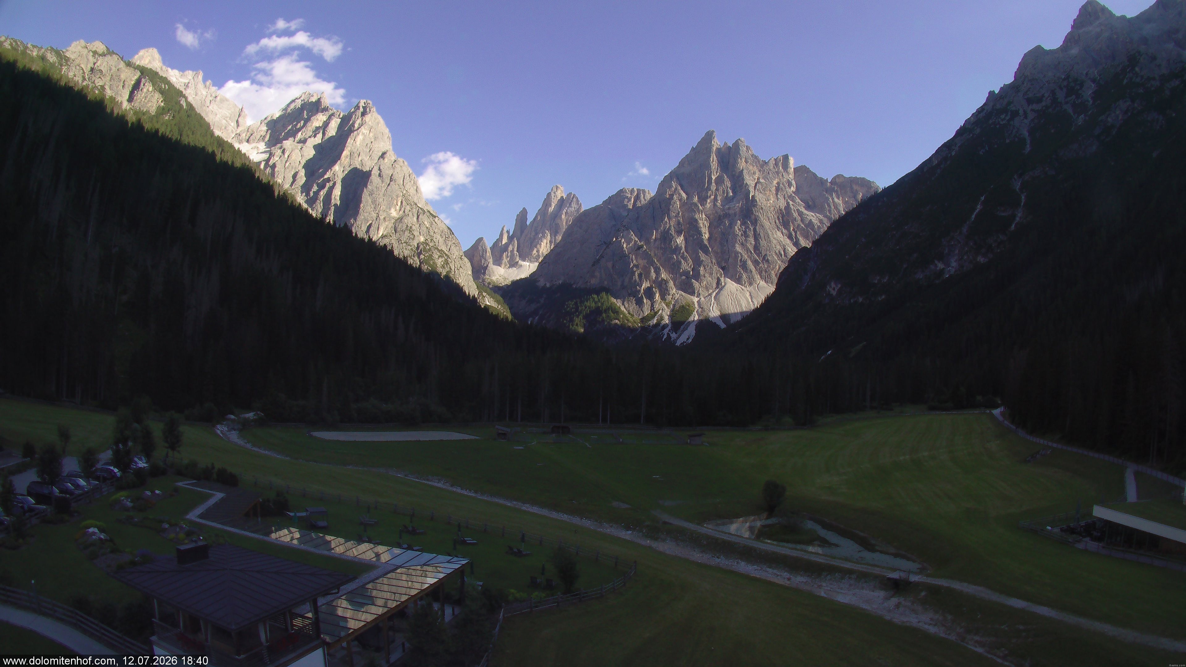 Archived image Webcam Dolomitenhof - Sexten Dolomites