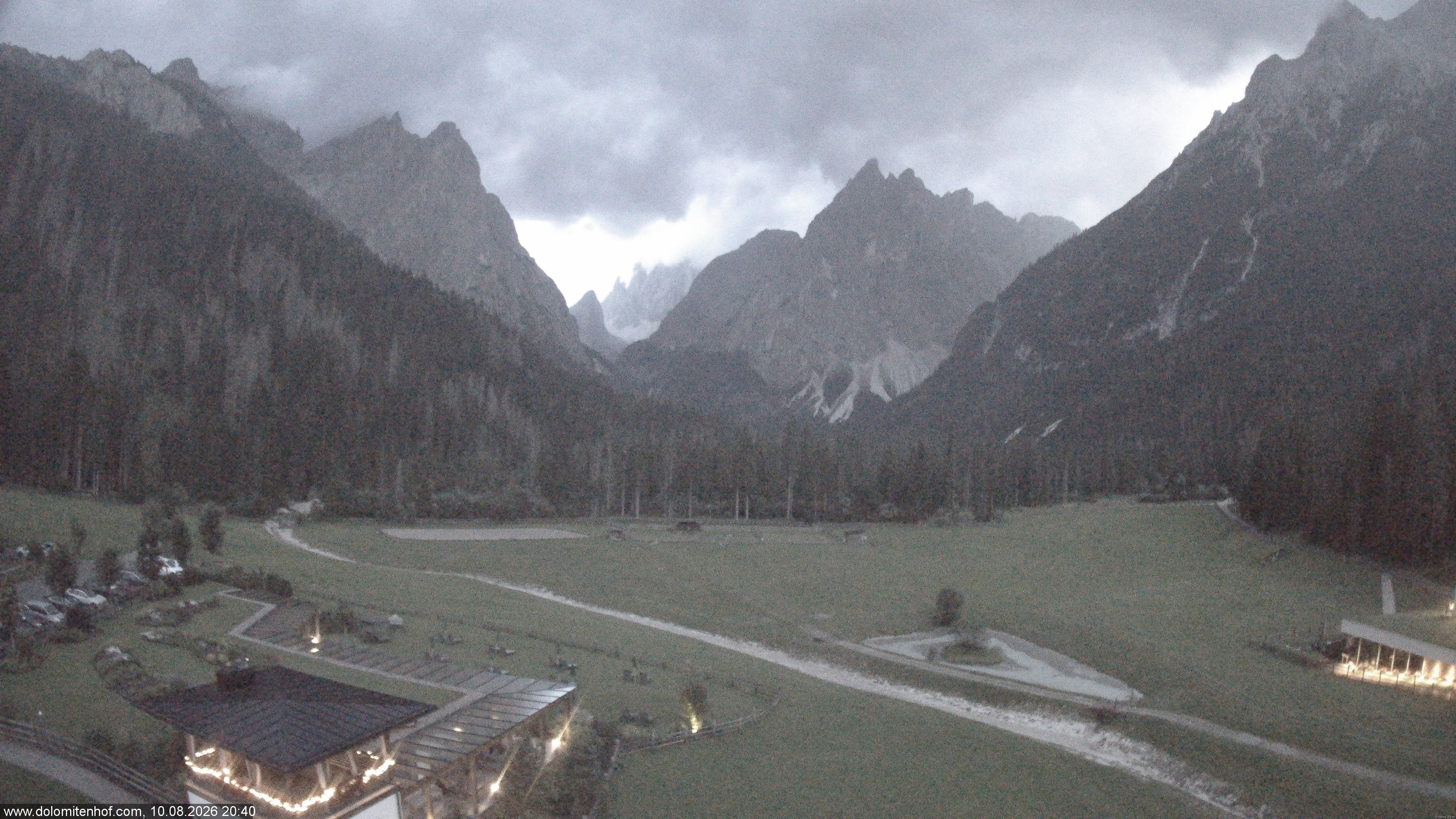 Archiv Foto Webcam Dolomitenhof - Fischleintal