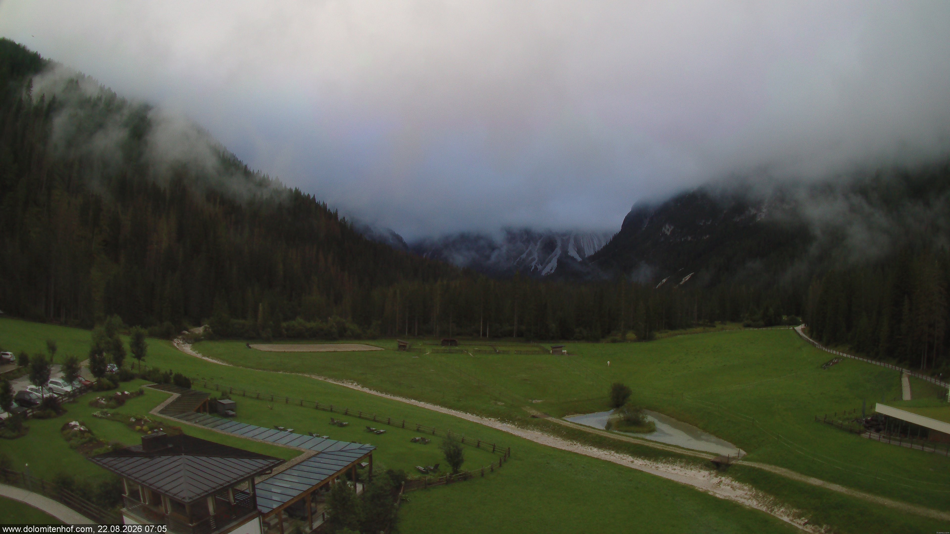 Archived image Webcam Dolomitenhof - Sexten Dolomites