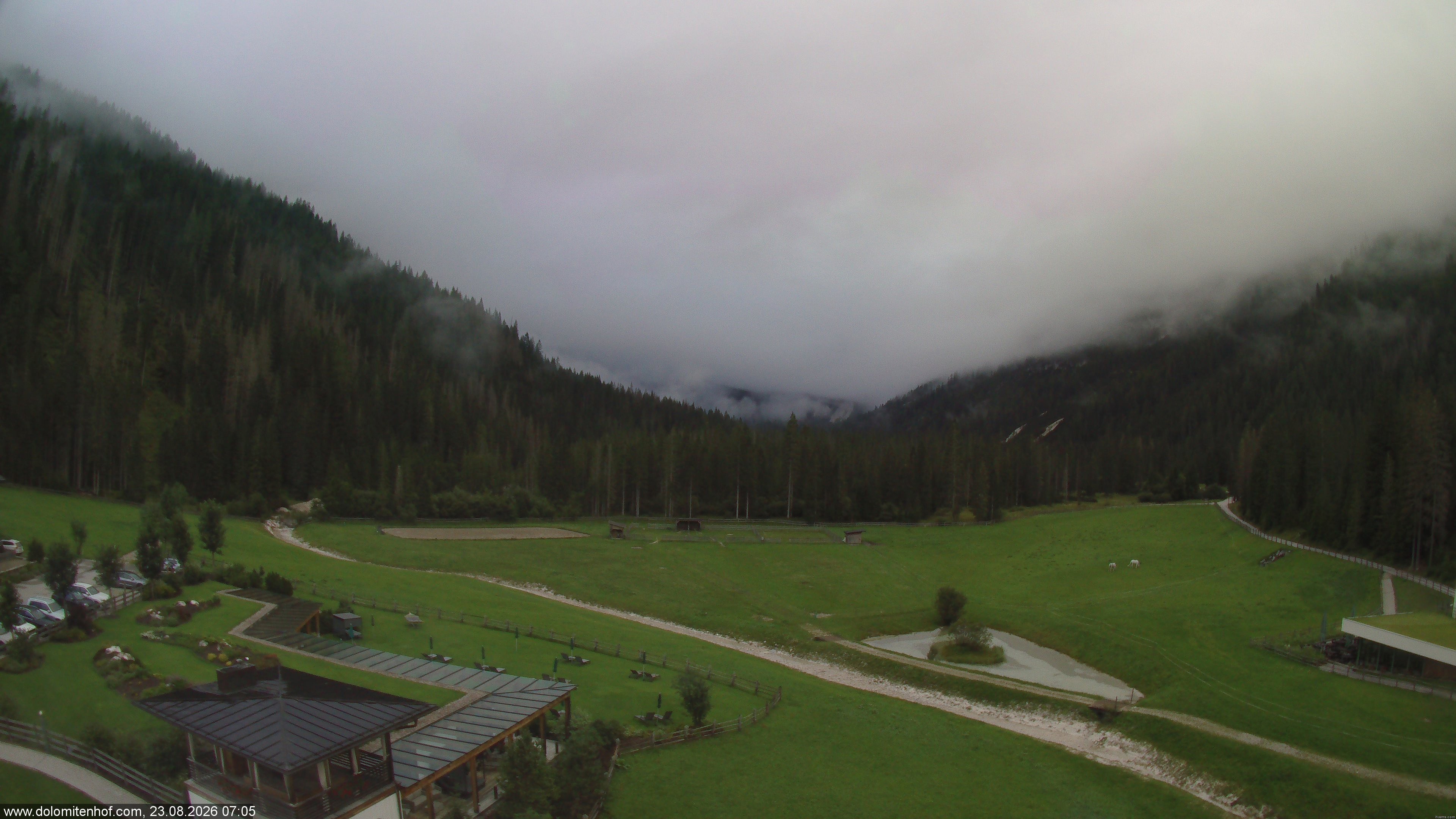 Archiv Foto Webcam Dolomitenhof - Fischleintal