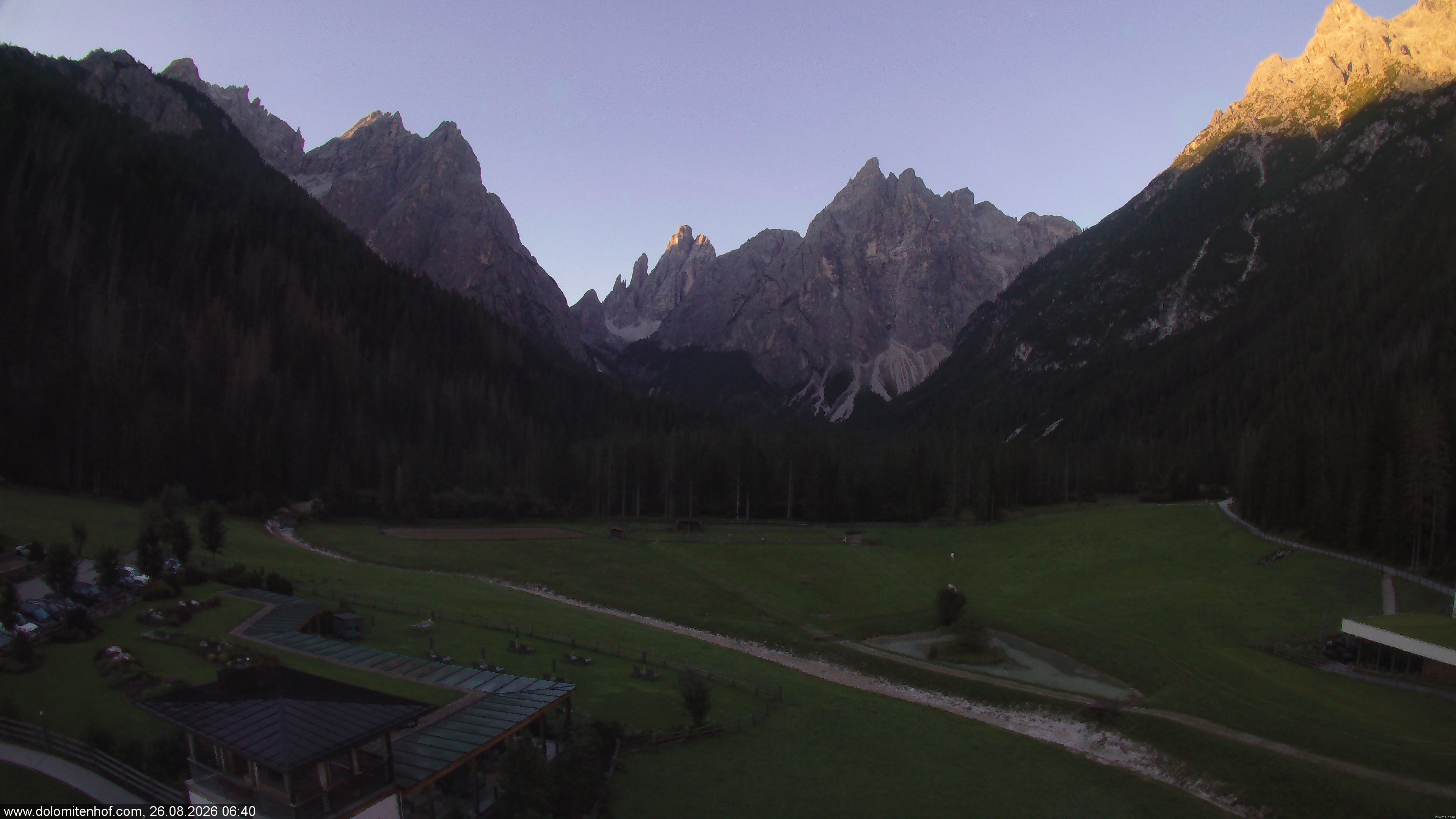 Archiv Foto Webcam Dolomitenhof - Fischleintal
