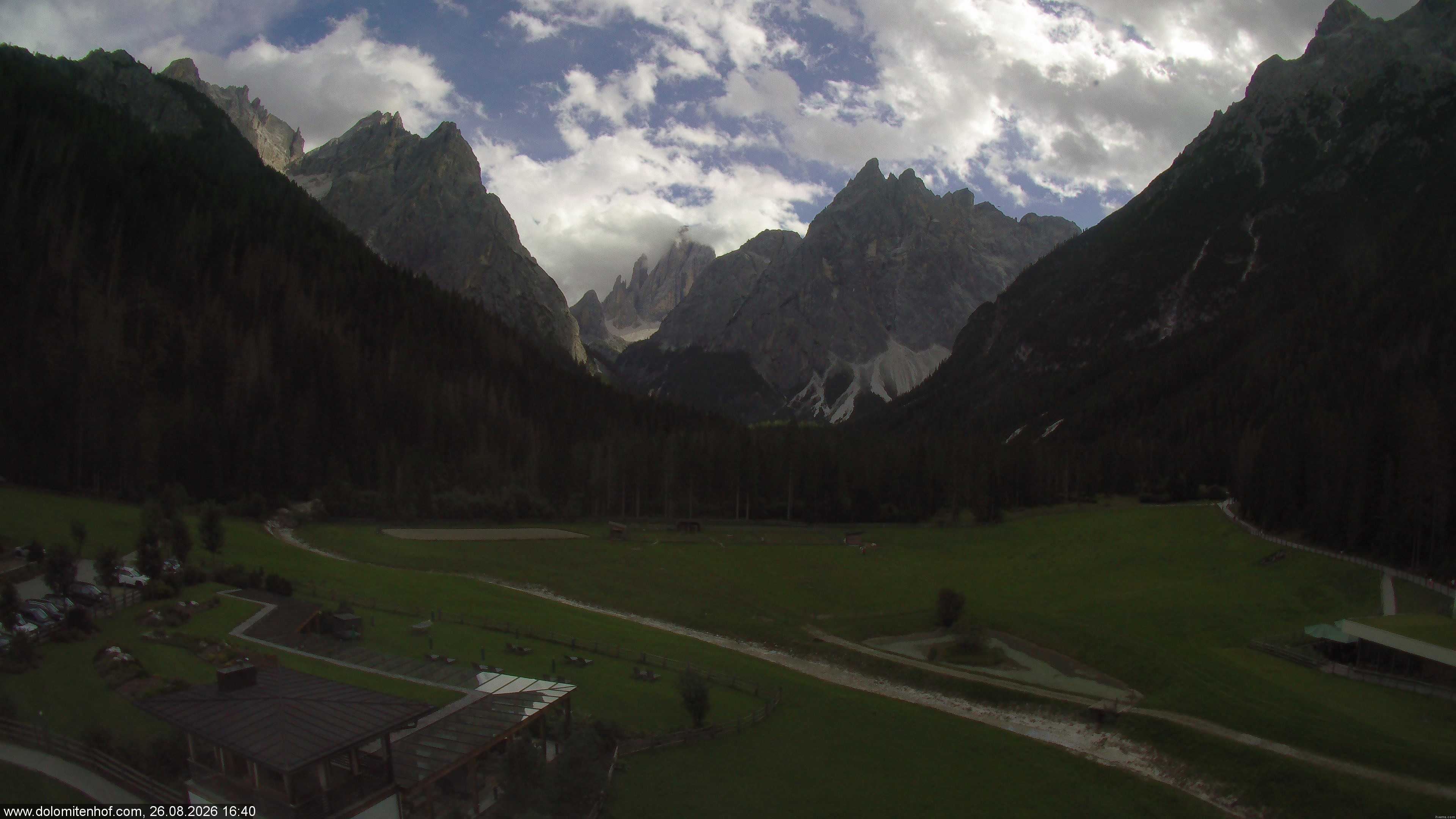 Archiv Foto Webcam Dolomitenhof - Fischleintal