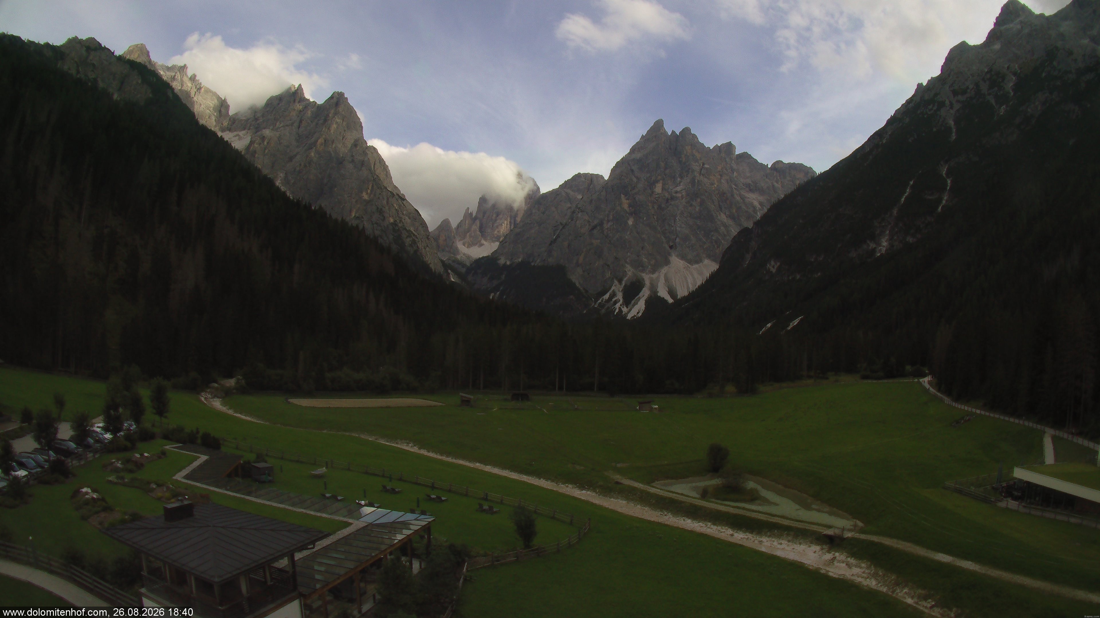 Archiv Foto Webcam Dolomitenhof - Fischleintal