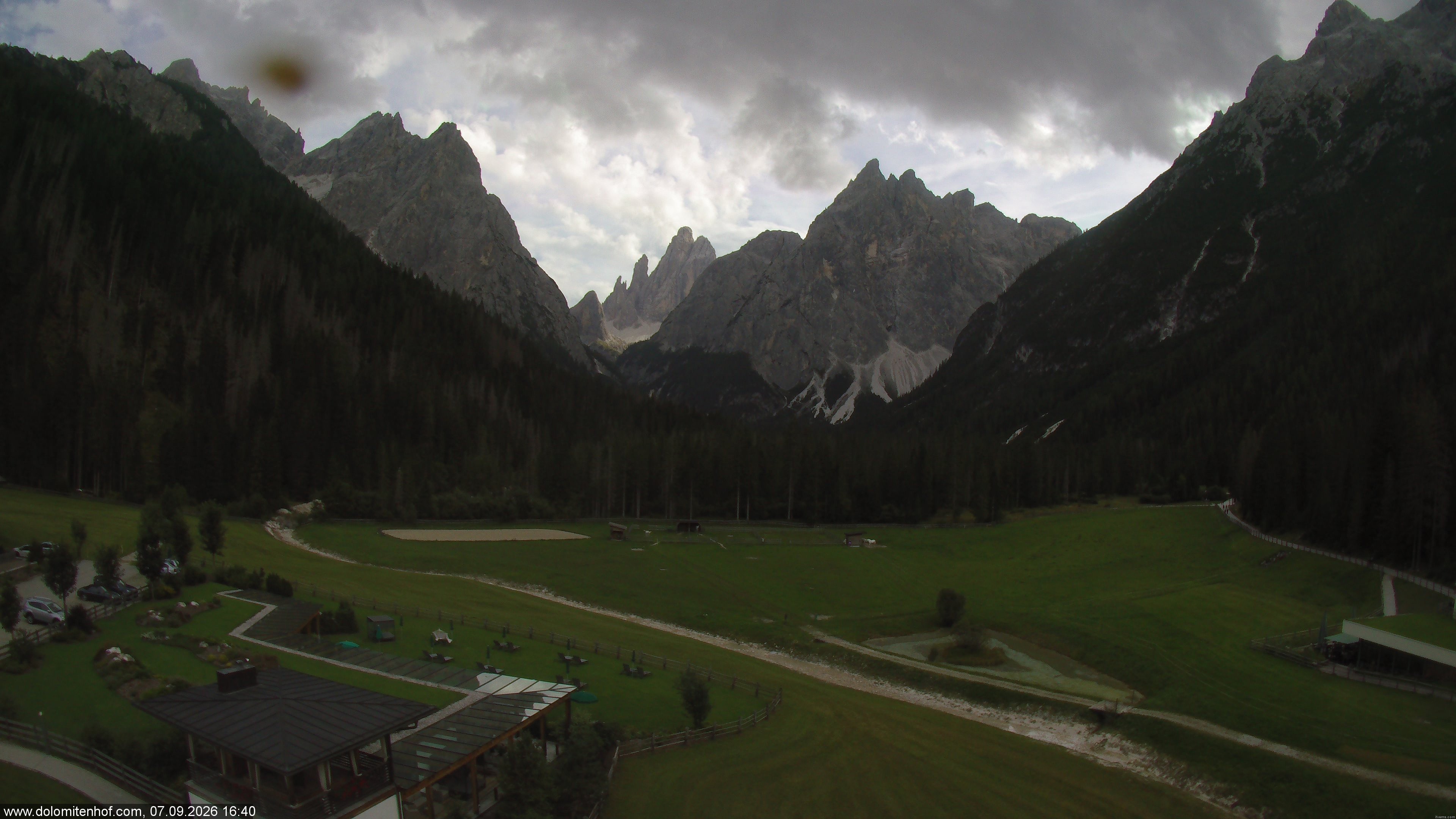 Archiv Foto Webcam Dolomitenhof - Fischleintal