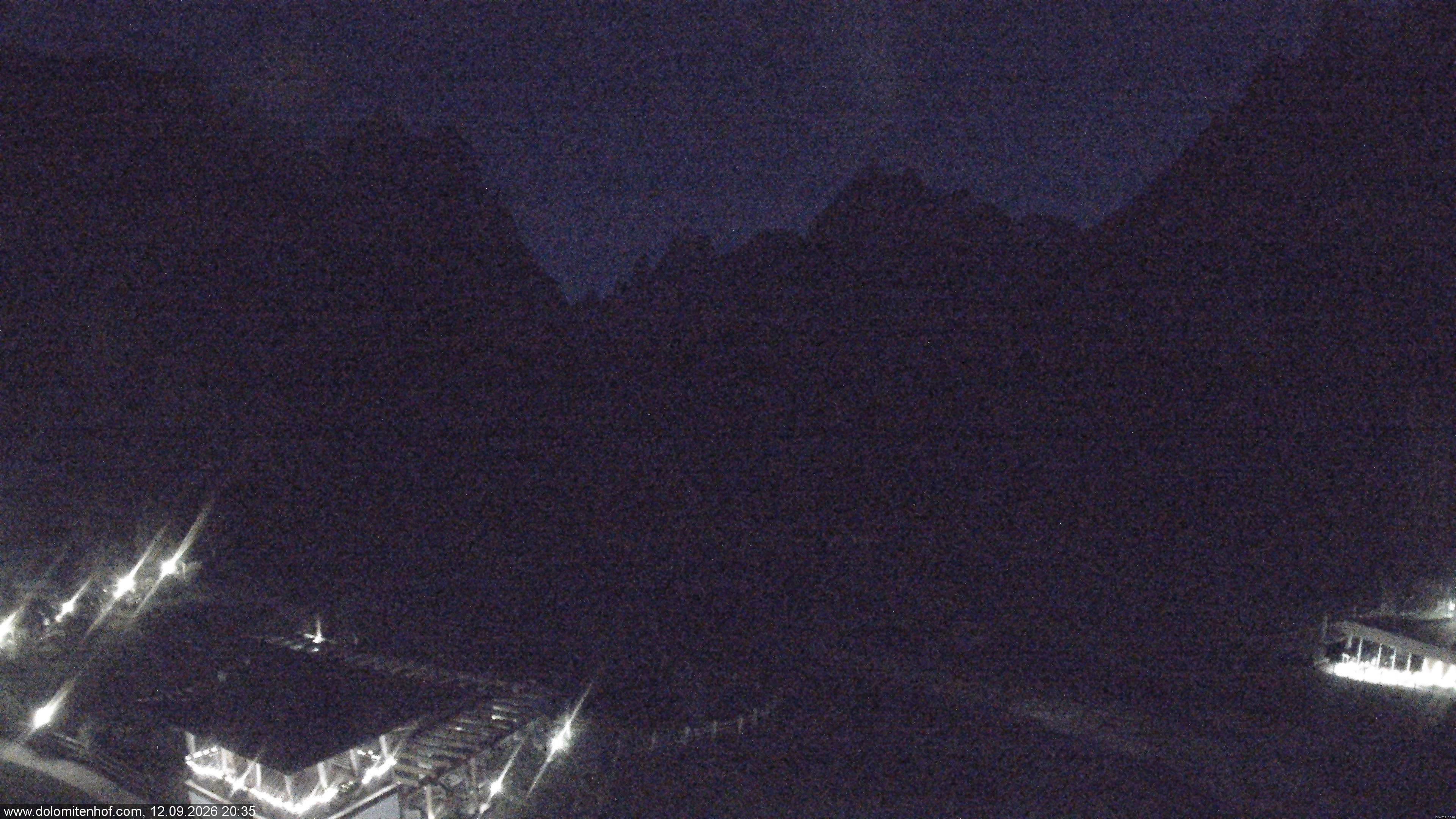 Archived image Webcam Dolomitenhof - Sexten Dolomites