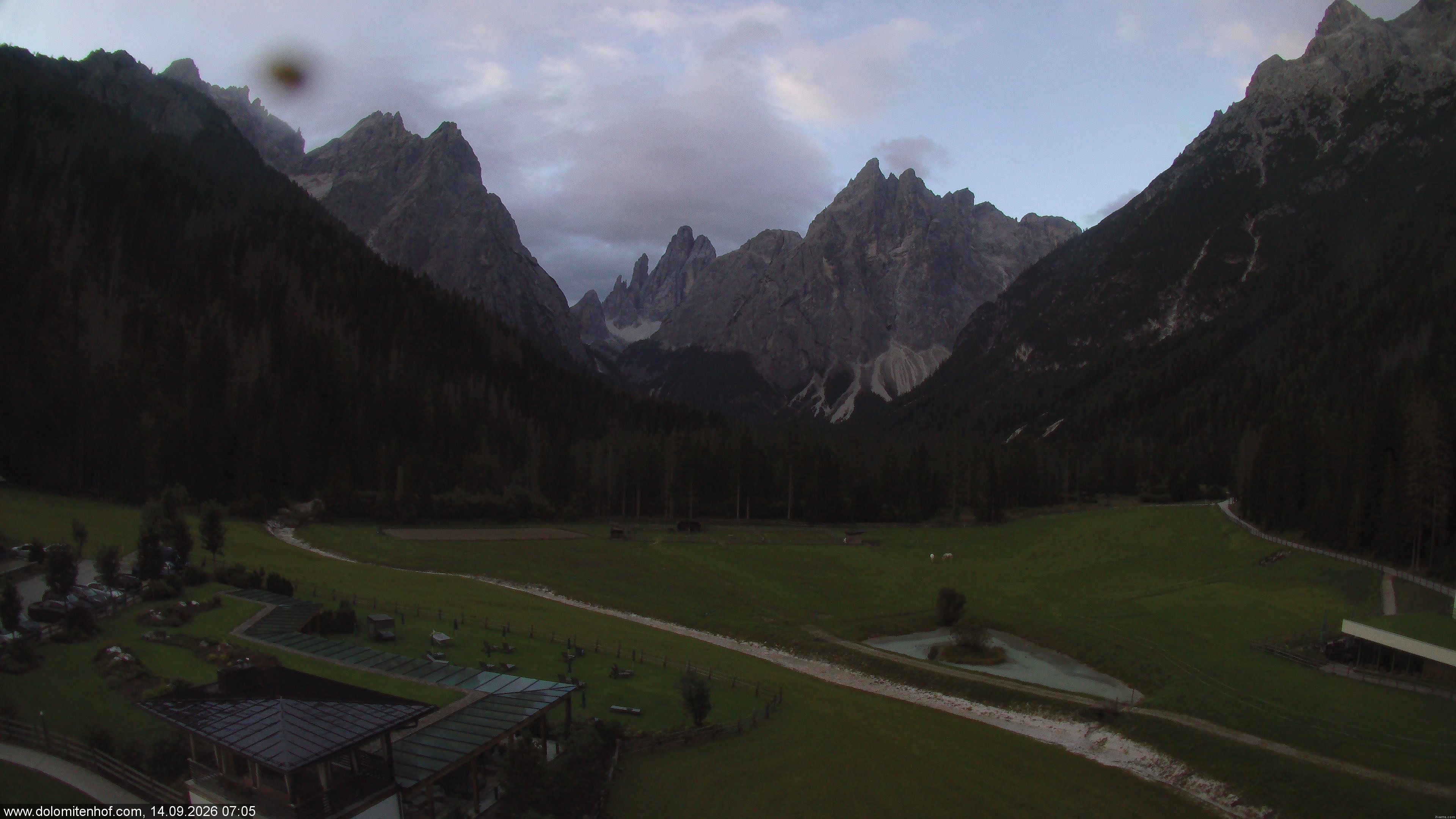 Archiv Foto Webcam Dolomitenhof - Fischleintal