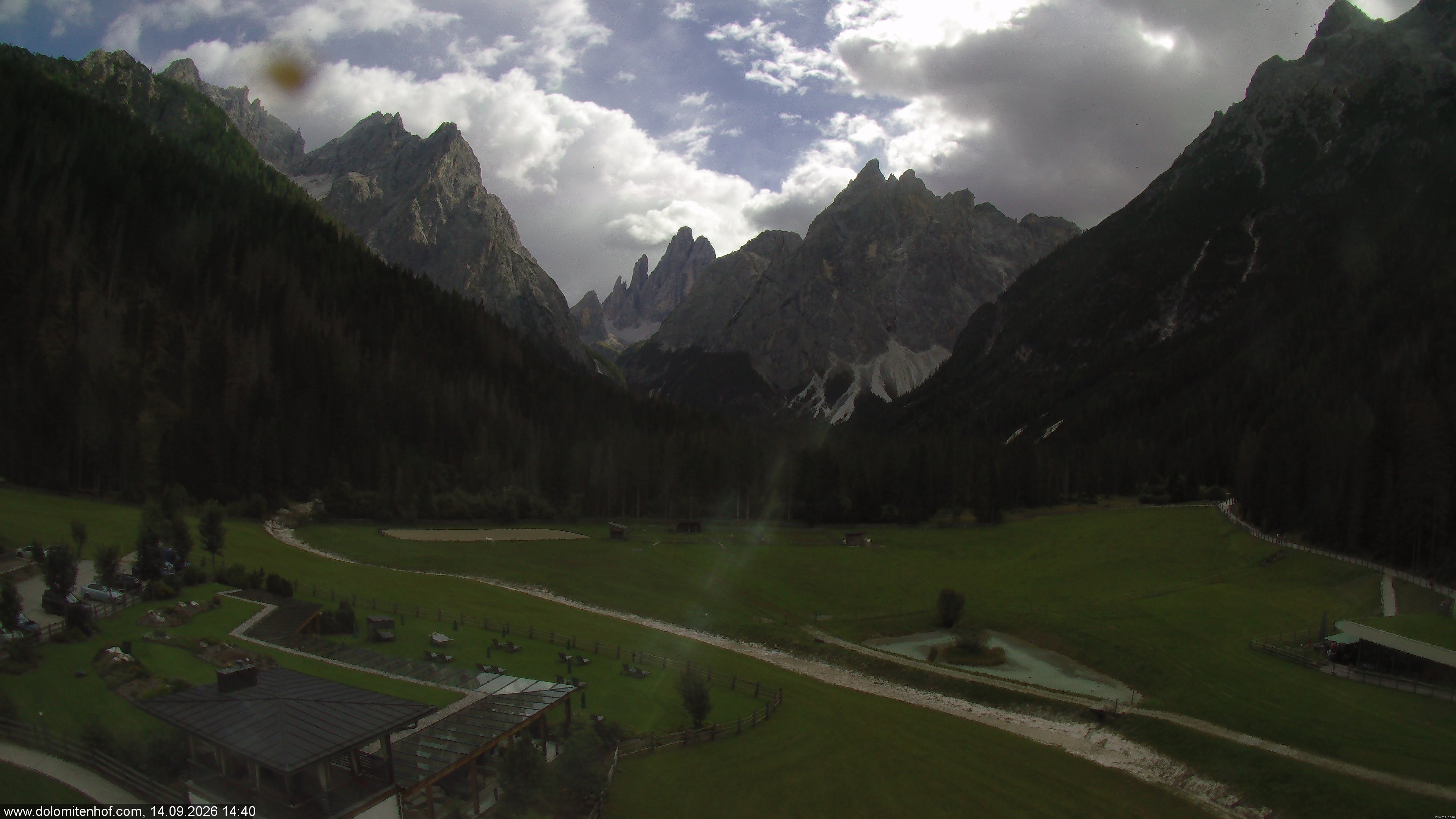Archiv Foto Webcam Dolomitenhof - Fischleintal