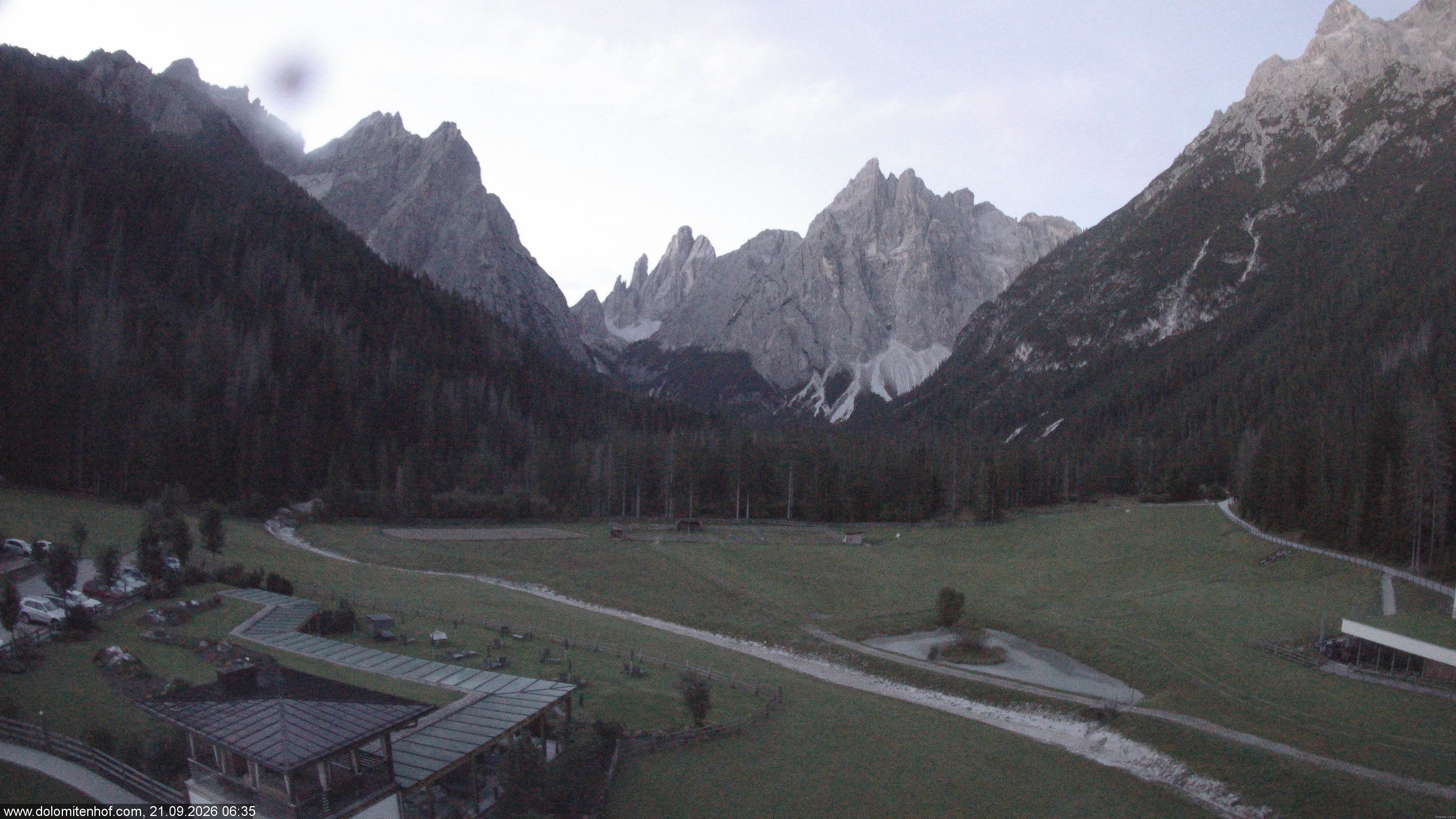 Archiv Foto Webcam Dolomitenhof - Fischleintal