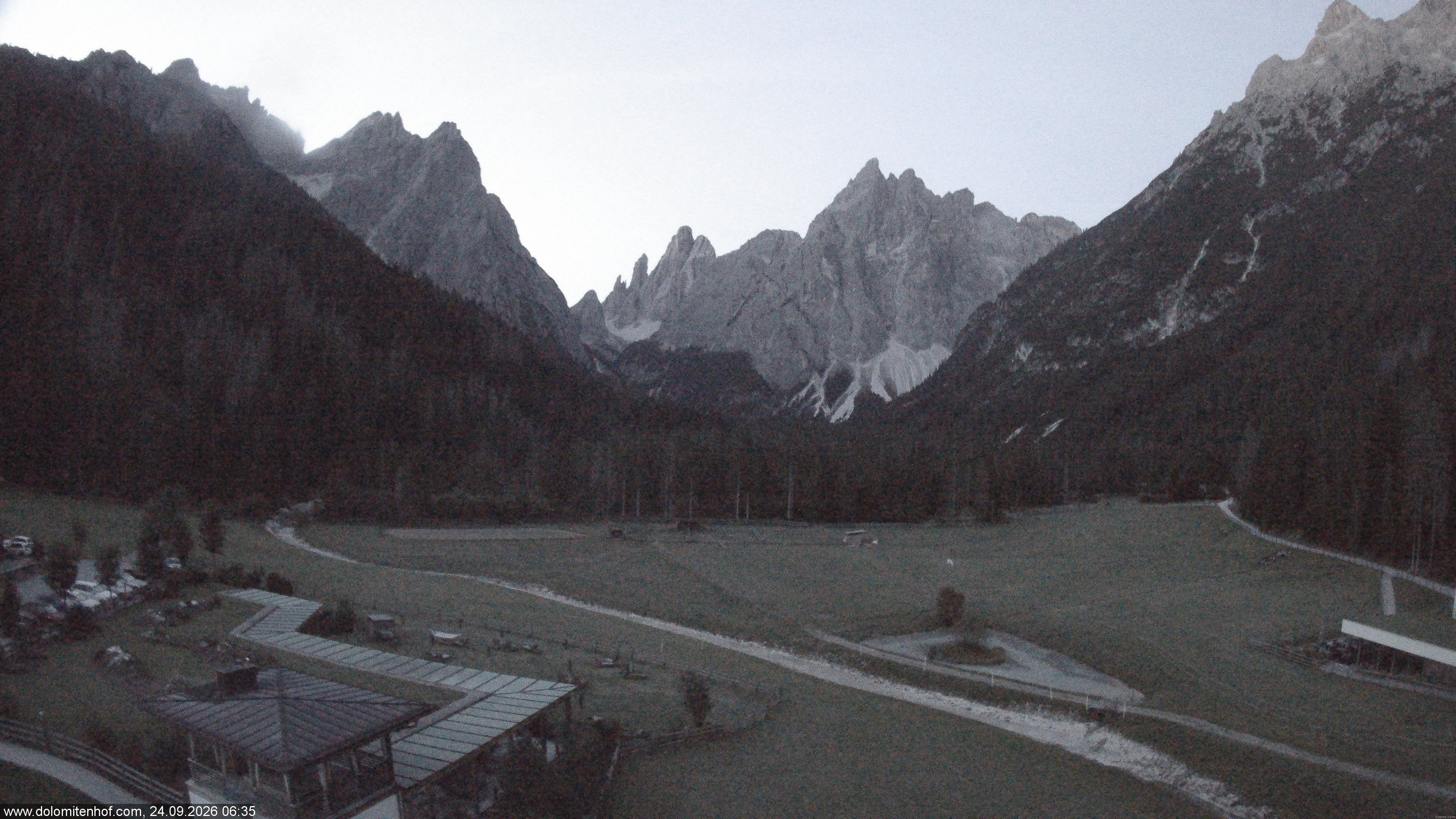 Archiv Foto Webcam Dolomitenhof - Fischleintal