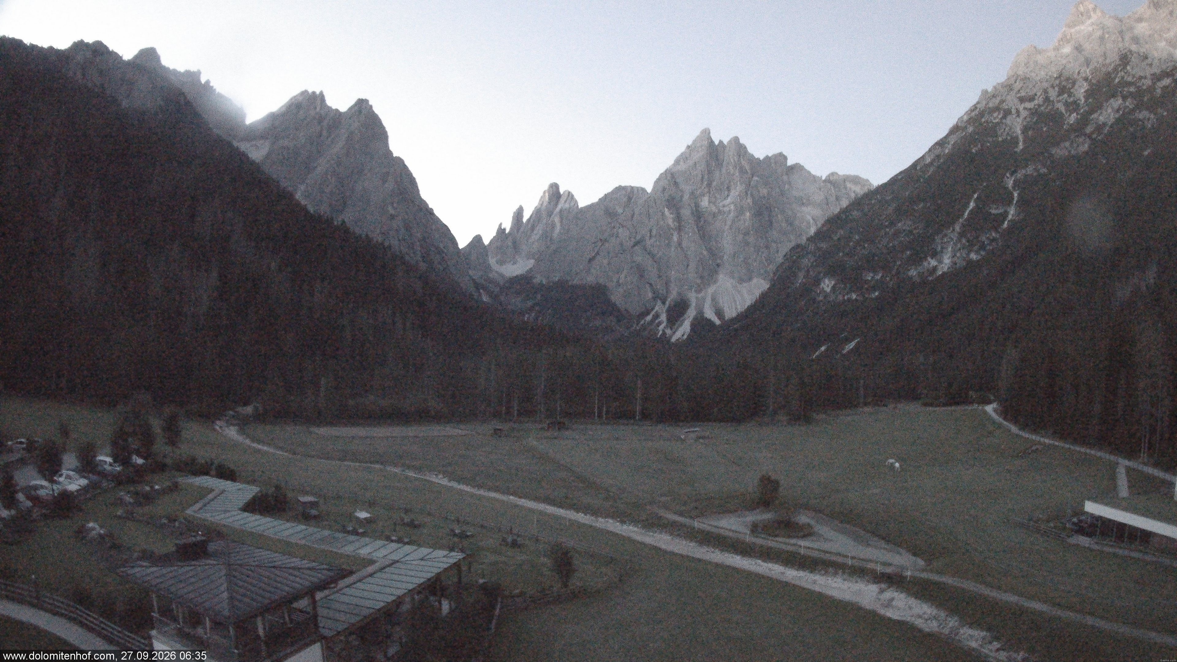Archiv Foto Webcam Dolomitenhof - Fischleintal