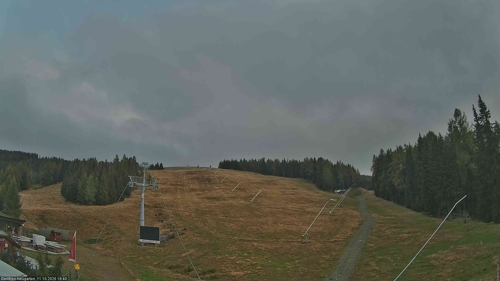 Archived image Webcam Gerlitzen - Chair Lift Neugarten