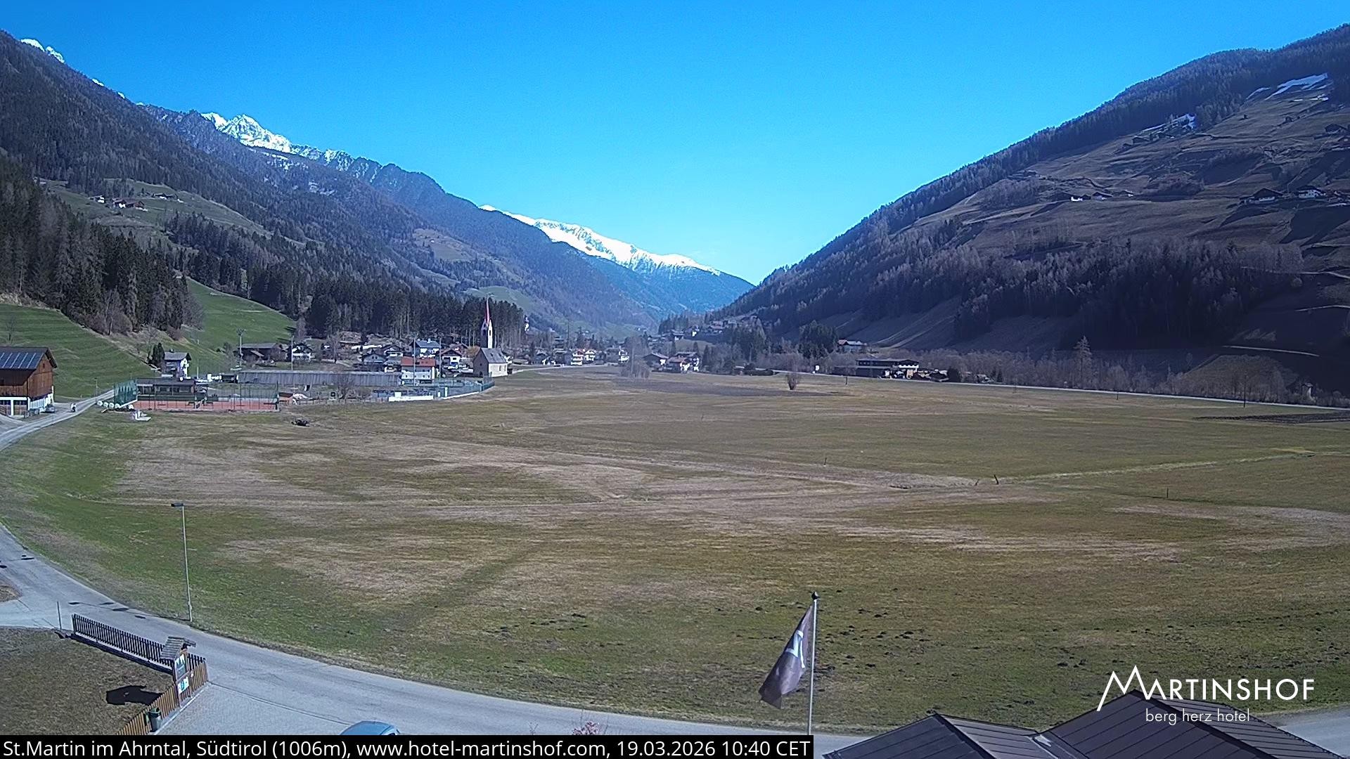 Archived image Webcam Hotel Martinshof - St. Martin - South Tyrol