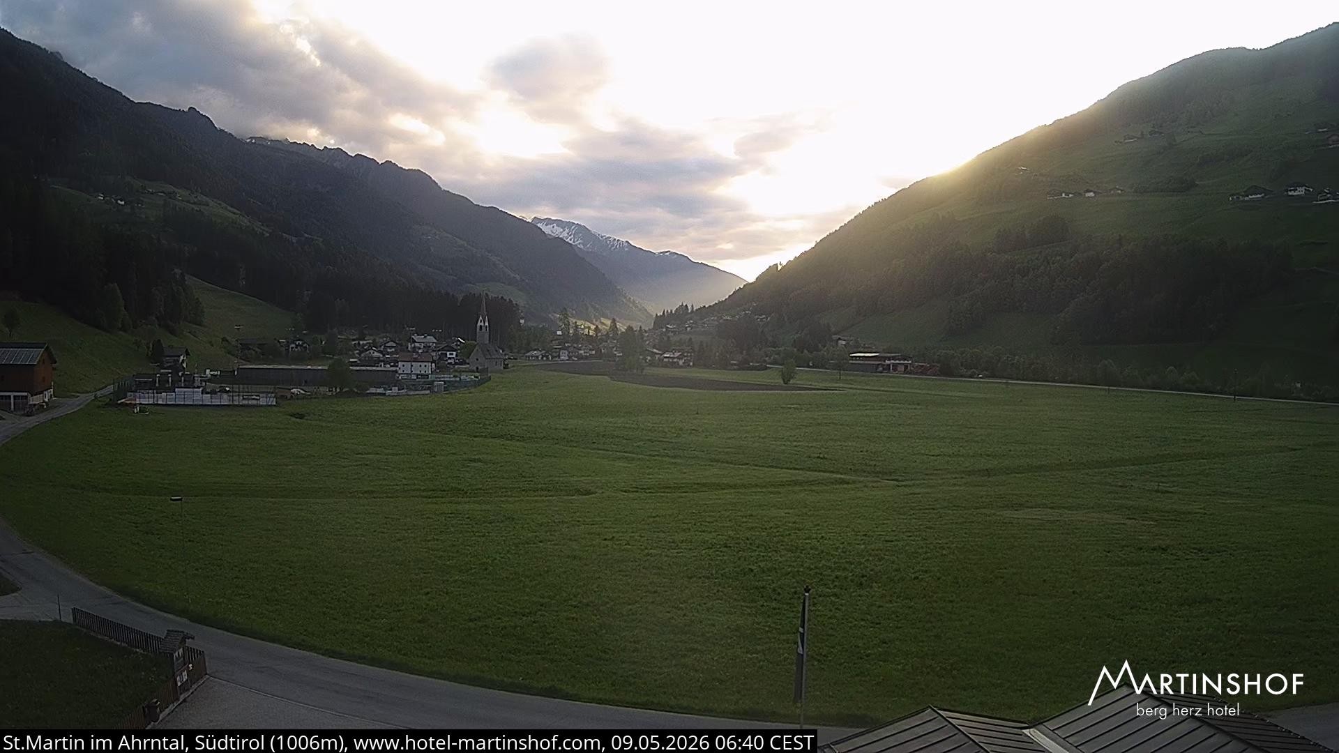 Archived image Webcam Hotel Martinshof - St. Martin - South Tyrol
