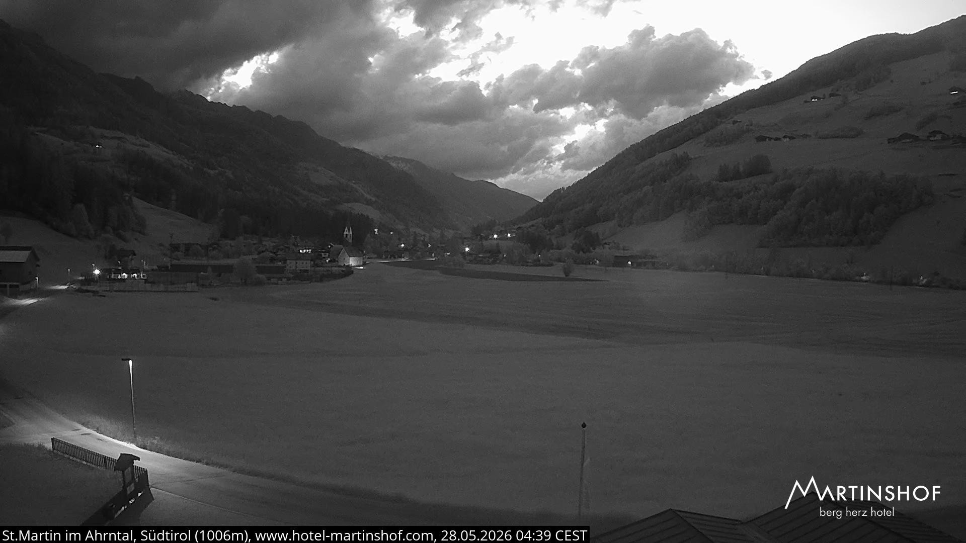 Archived image Webcam Hotel Martinshof - St. Martin - South Tyrol