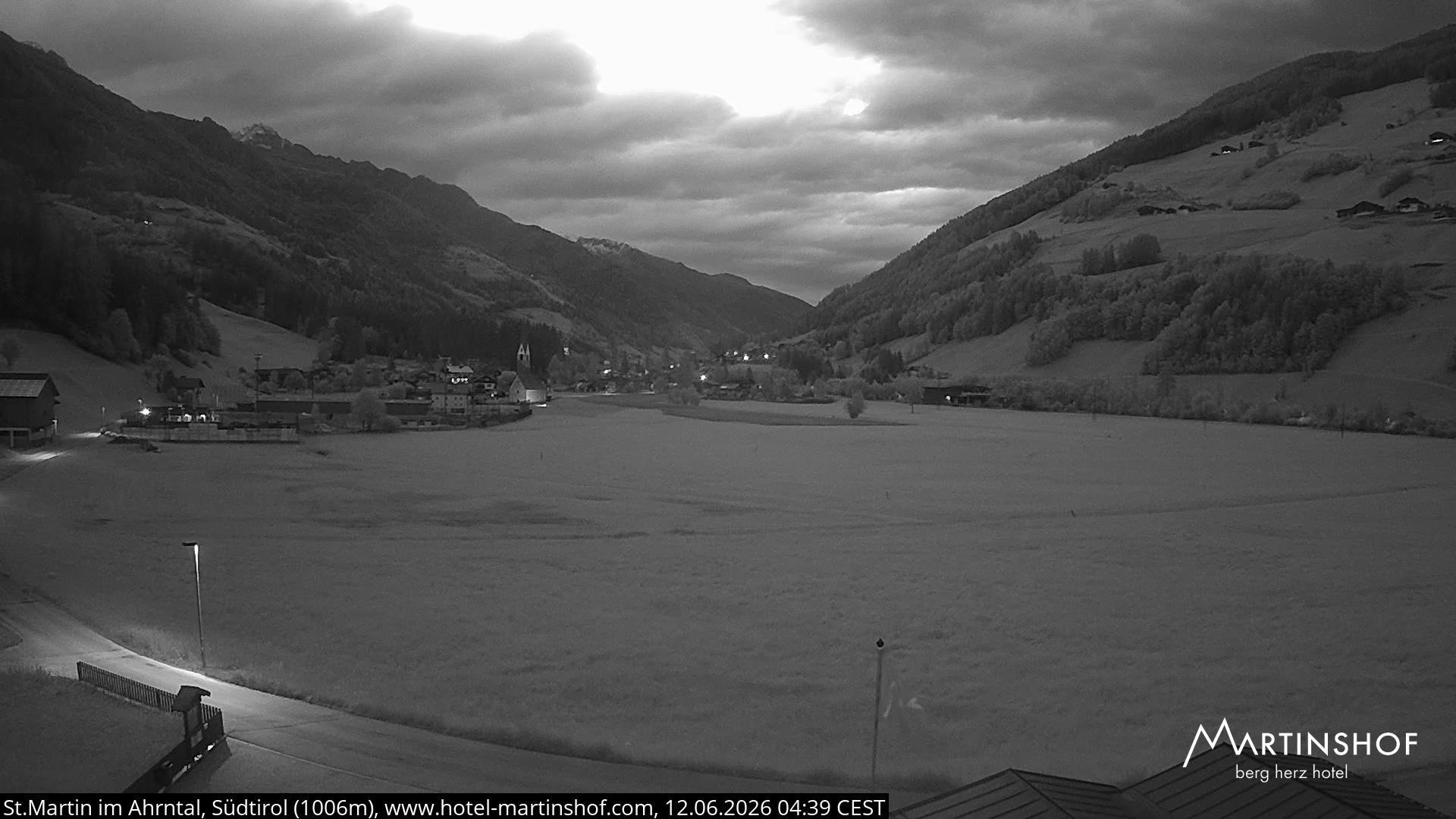 Archived image Webcam Hotel Martinshof - St. Martin - South Tyrol