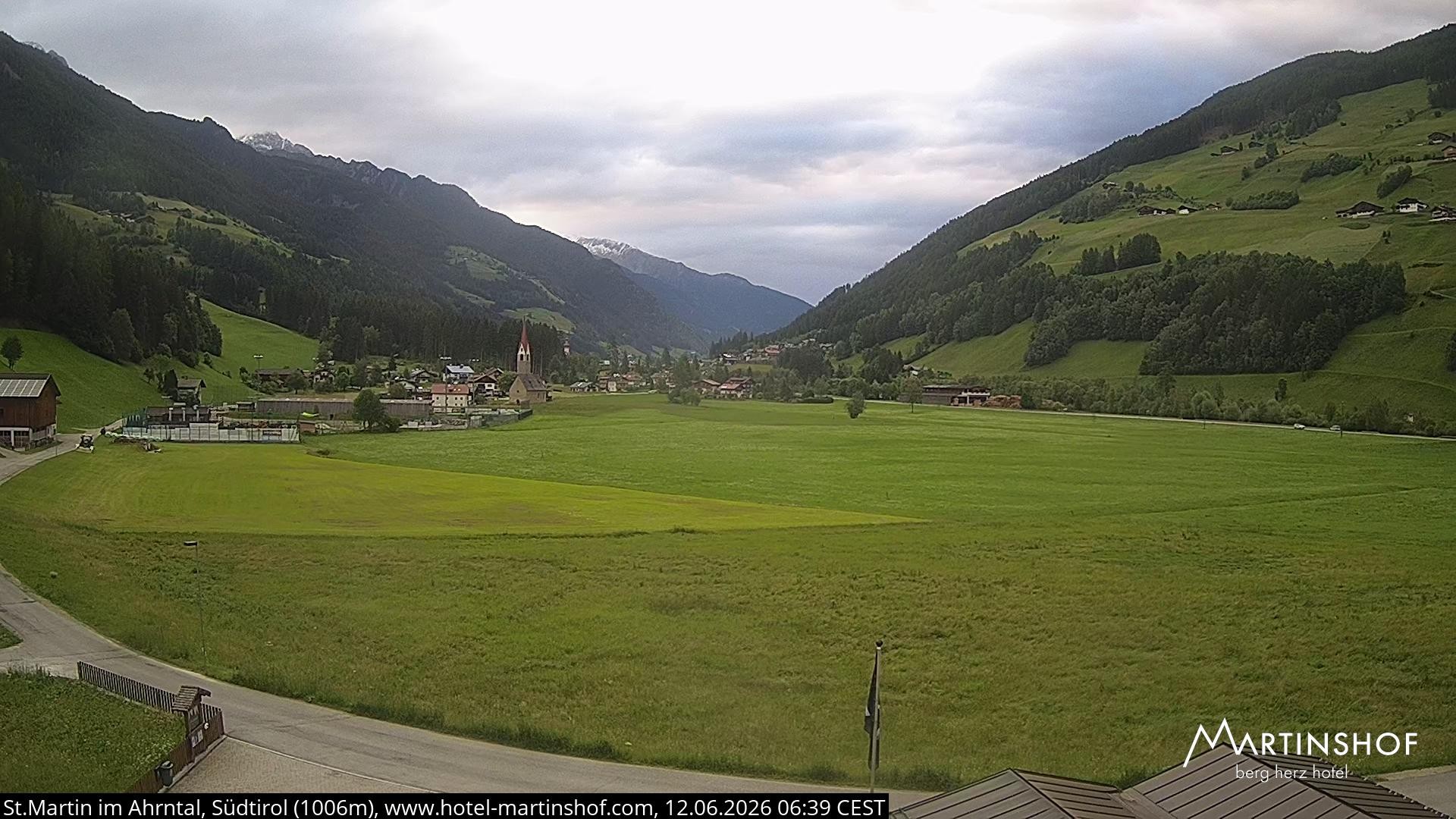 Archived image Webcam Hotel Martinshof - St. Martin - South Tyrol
