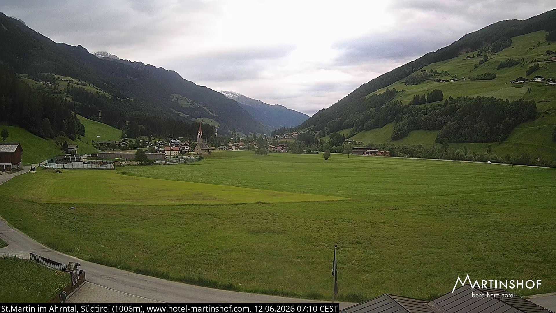 Archived image Webcam Hotel Martinshof - St. Martin - South Tyrol