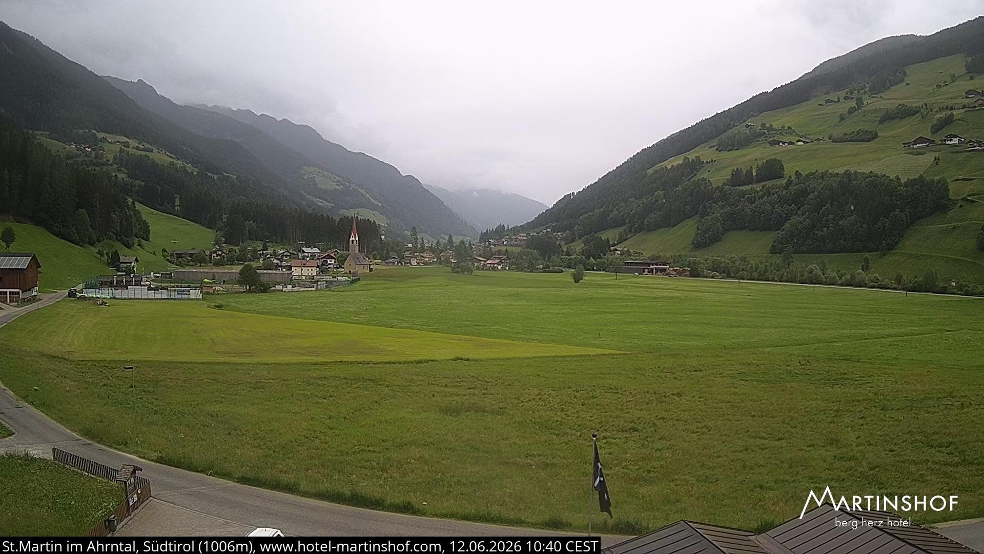 Archived image Webcam Hotel Martinshof - St. Martin - South Tyrol