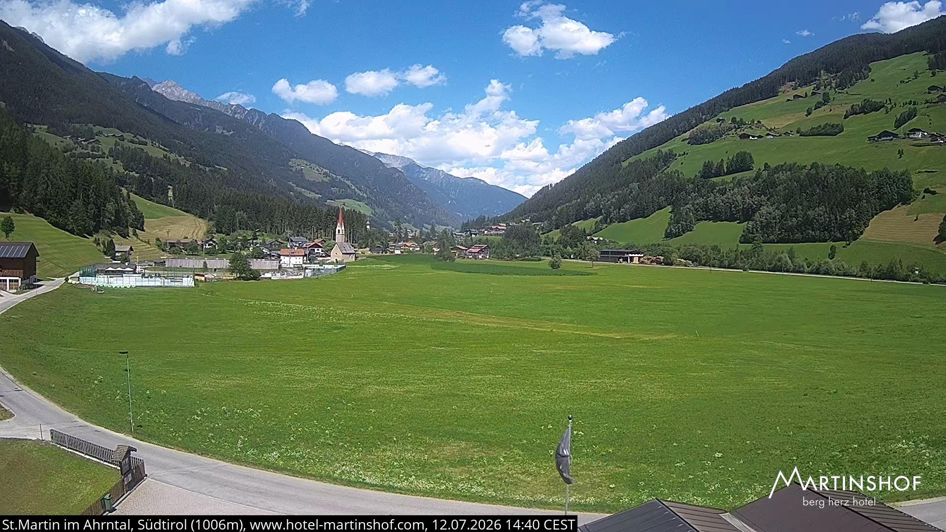Archived image Webcam Hotel Martinshof - St. Martin - South Tyrol