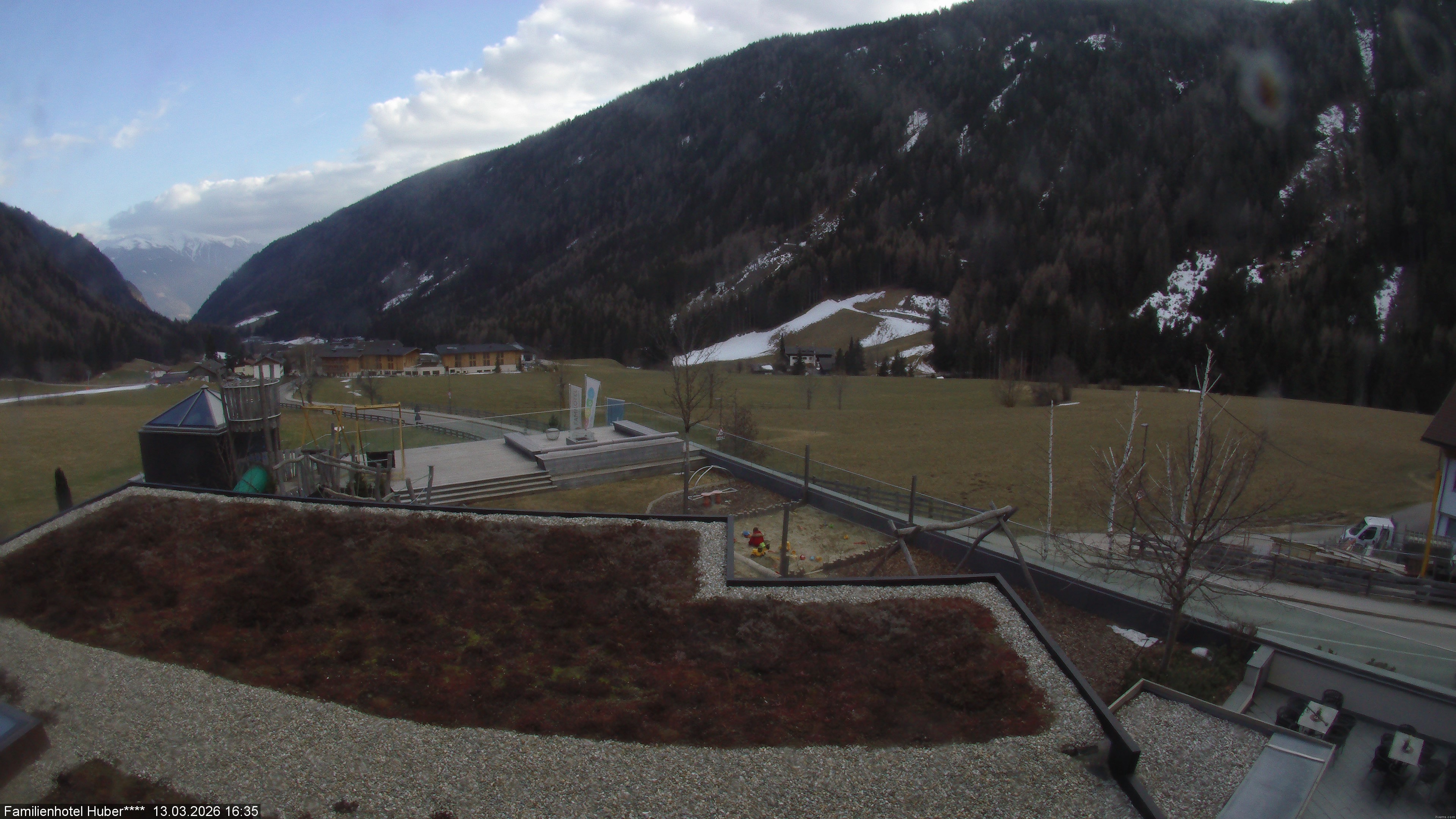 Archived image Webcam Family Hotel Huber (South Tyrol)