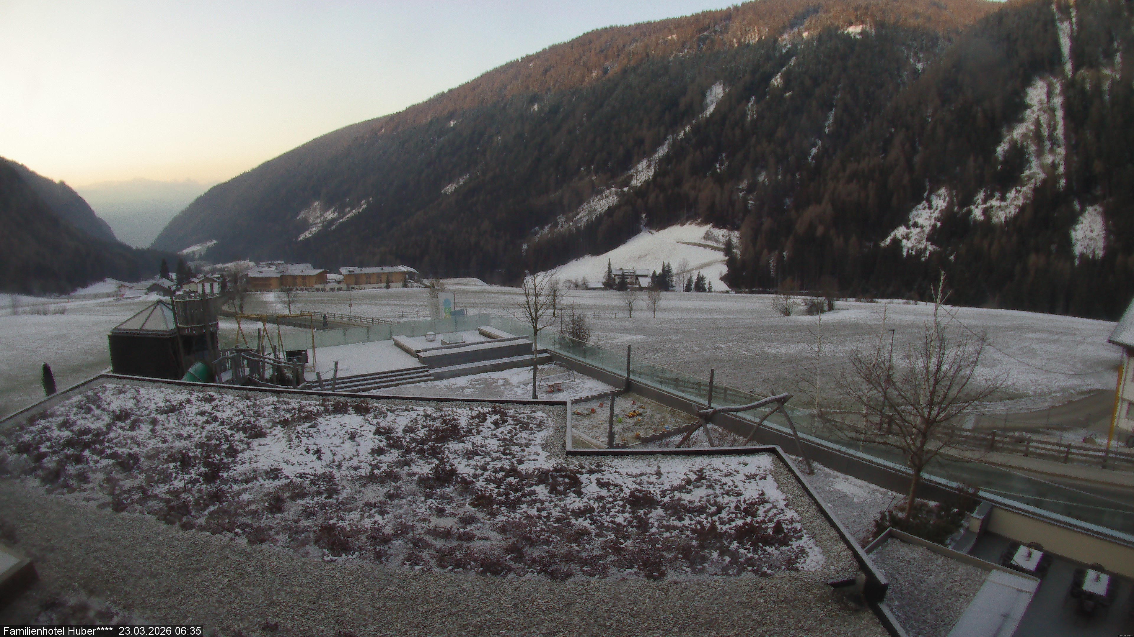 Archived image Webcam Family Hotel Huber (South Tyrol)
