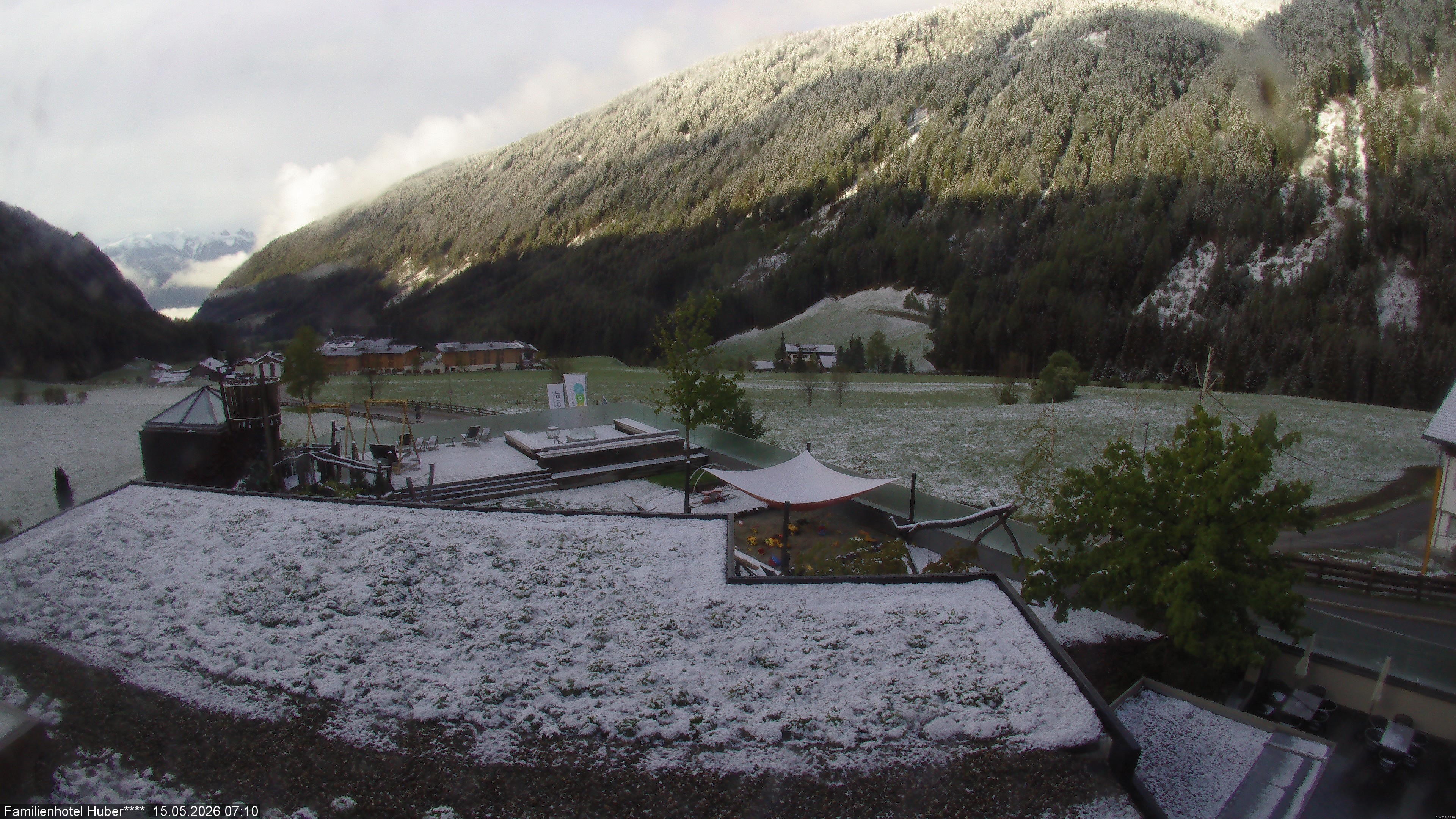 Archived image Webcam Family Hotel Huber (South Tyrol)