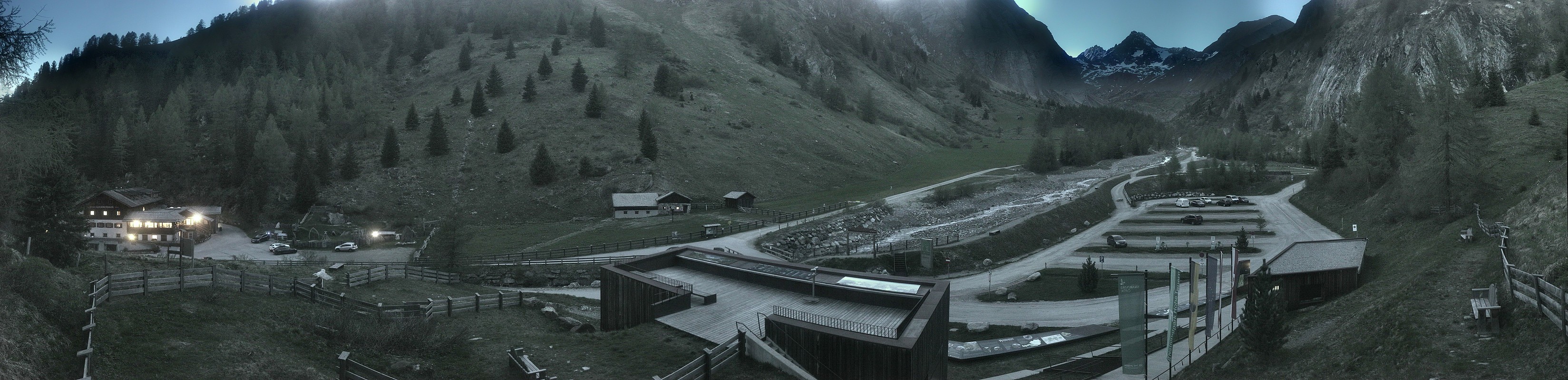 Archiv Foto Webcam Kalser Glocknerstraße - der Weg zum königlichen Ausblick