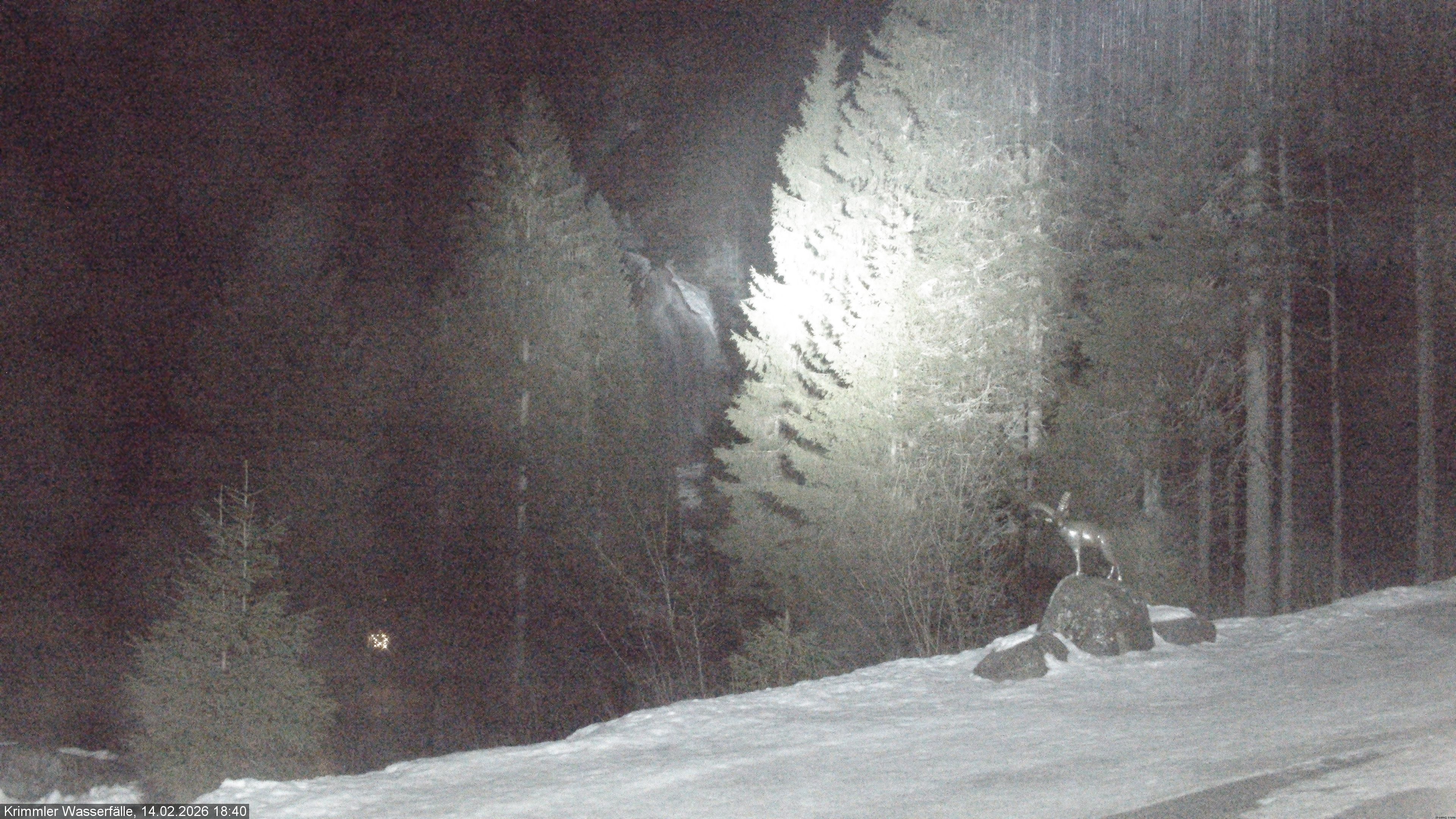 Archived image Webcam Hanke's Café - Krimml Waterfalls