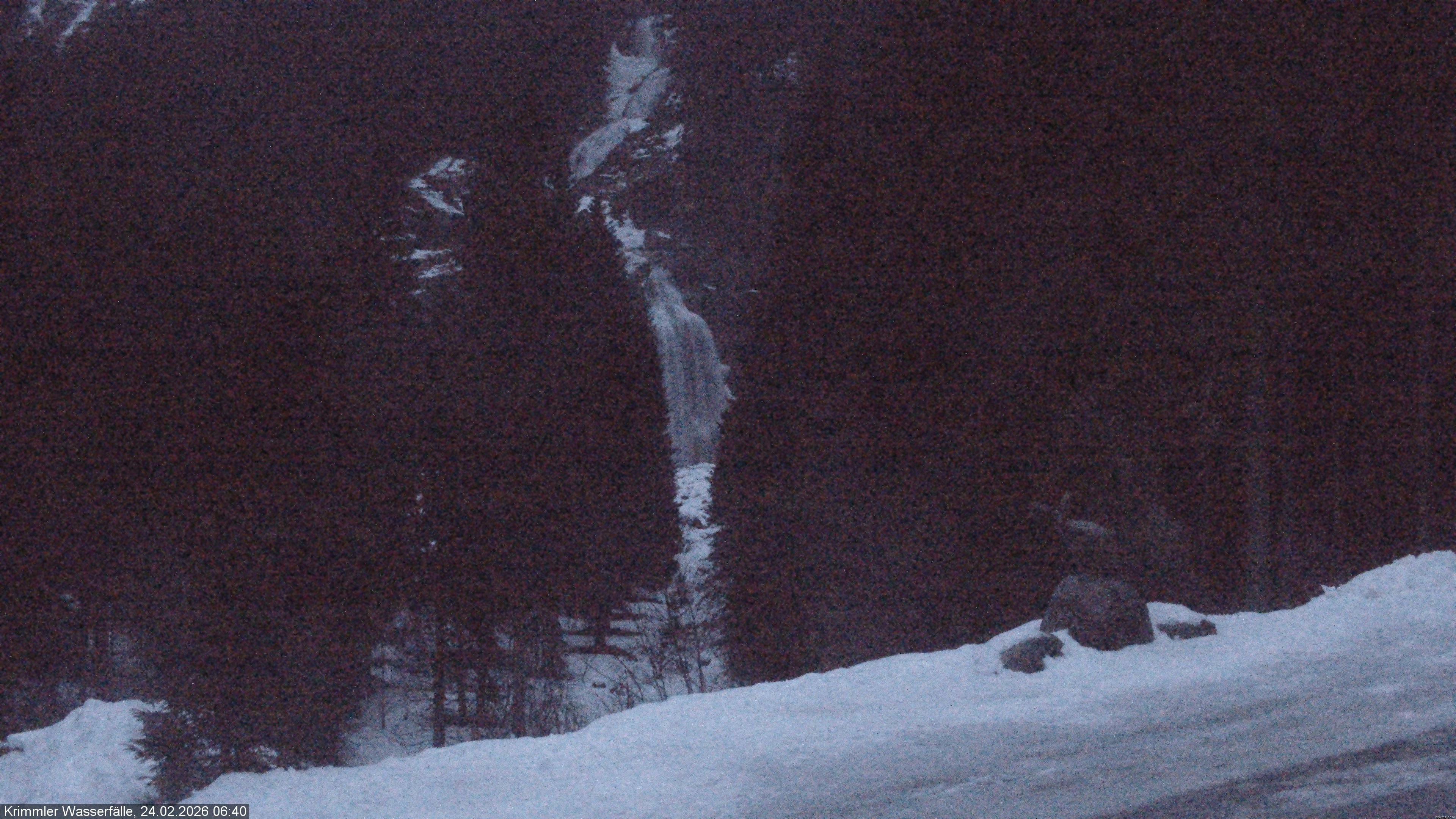 Archived image Webcam Hanke's Café - Krimml Waterfalls