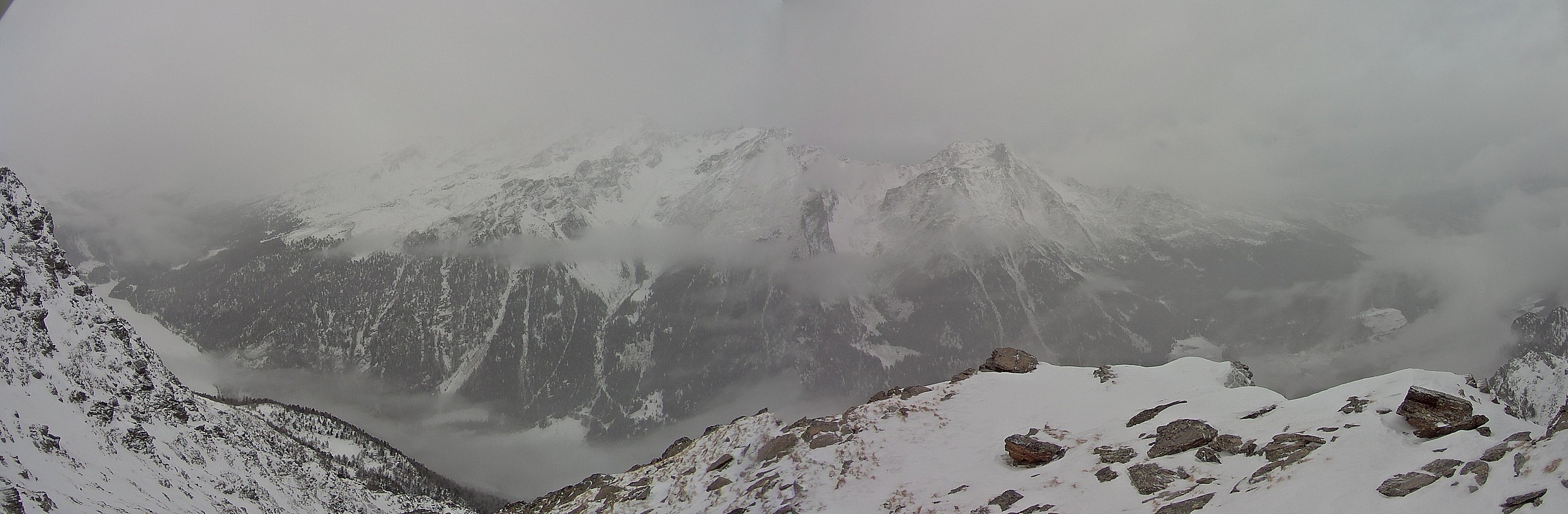 Archived image Webcam View at barrier lake Zufritt in Vinschgau Valley