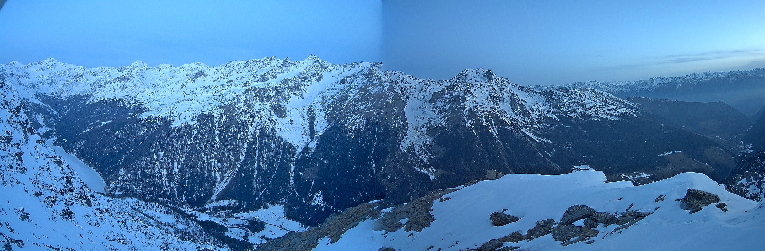 Archived image Webcam View at barrier lake Zufritt in Vinschgau Valley