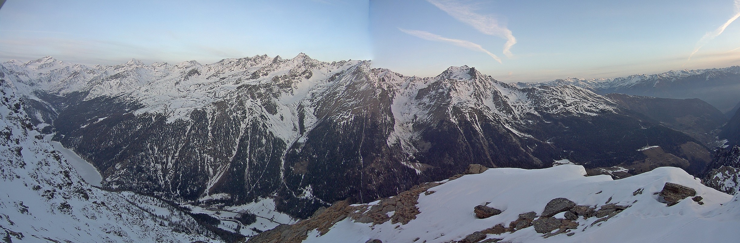 Archived image Webcam View at barrier lake Zufritt in Vinschgau Valley