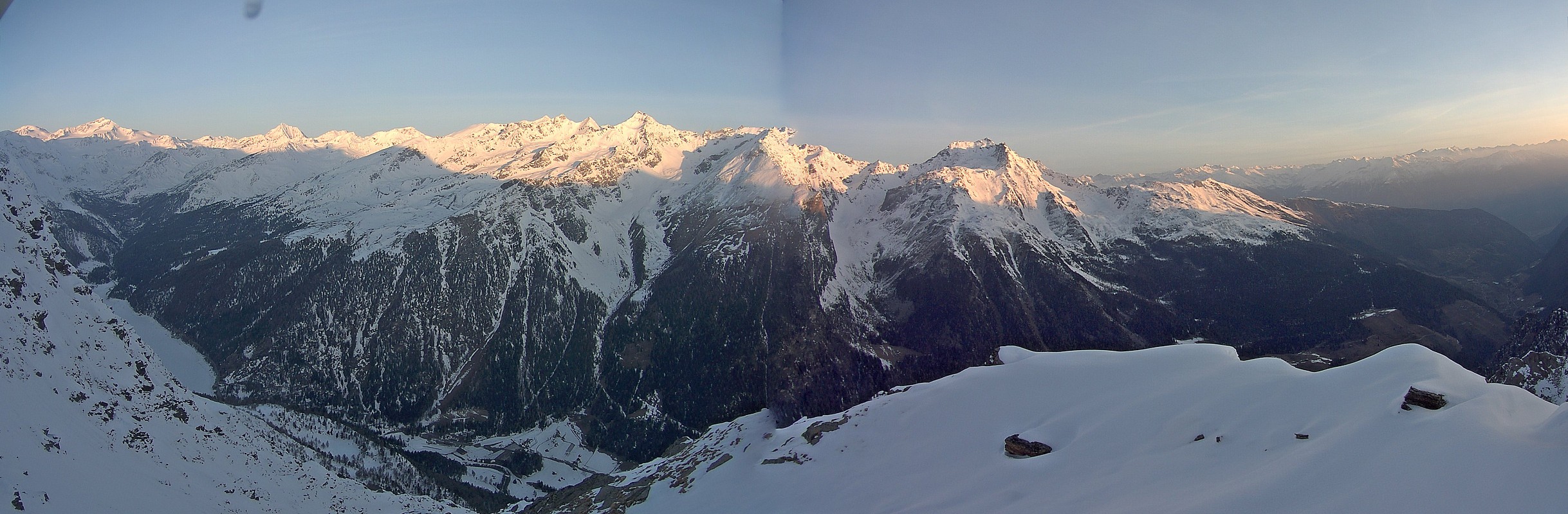 Archived image Webcam View at barrier lake Zufritt in Vinschgau Valley