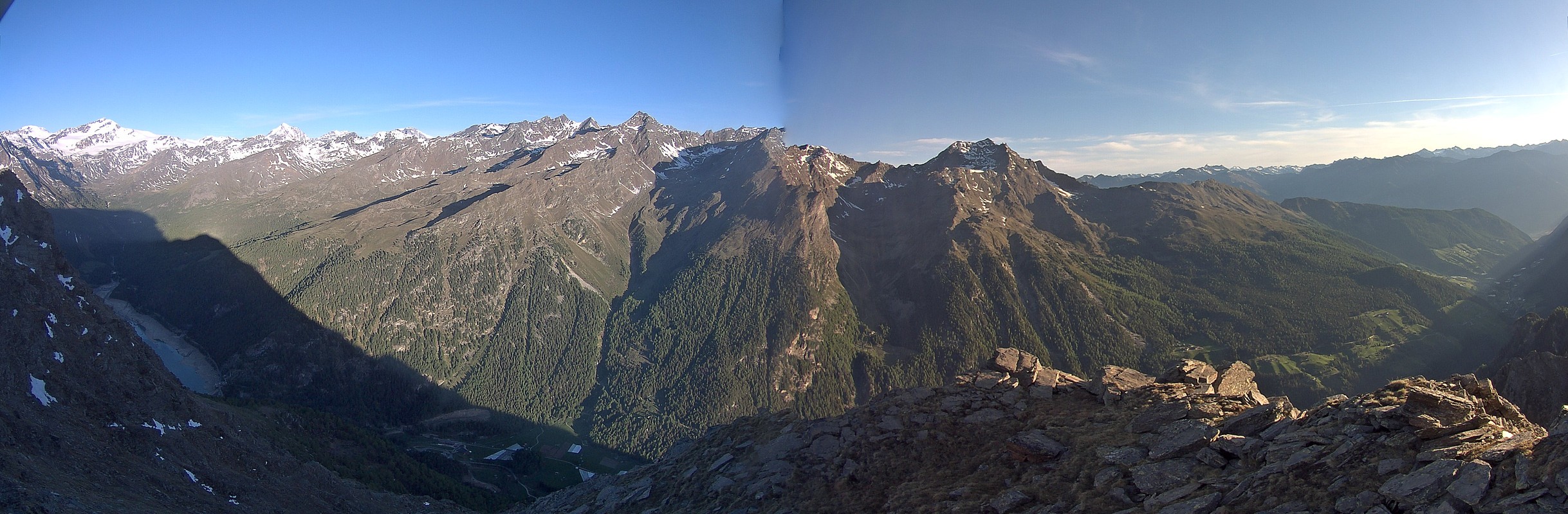 Archived image Webcam View at barrier lake Zufritt in Vinschgau Valley