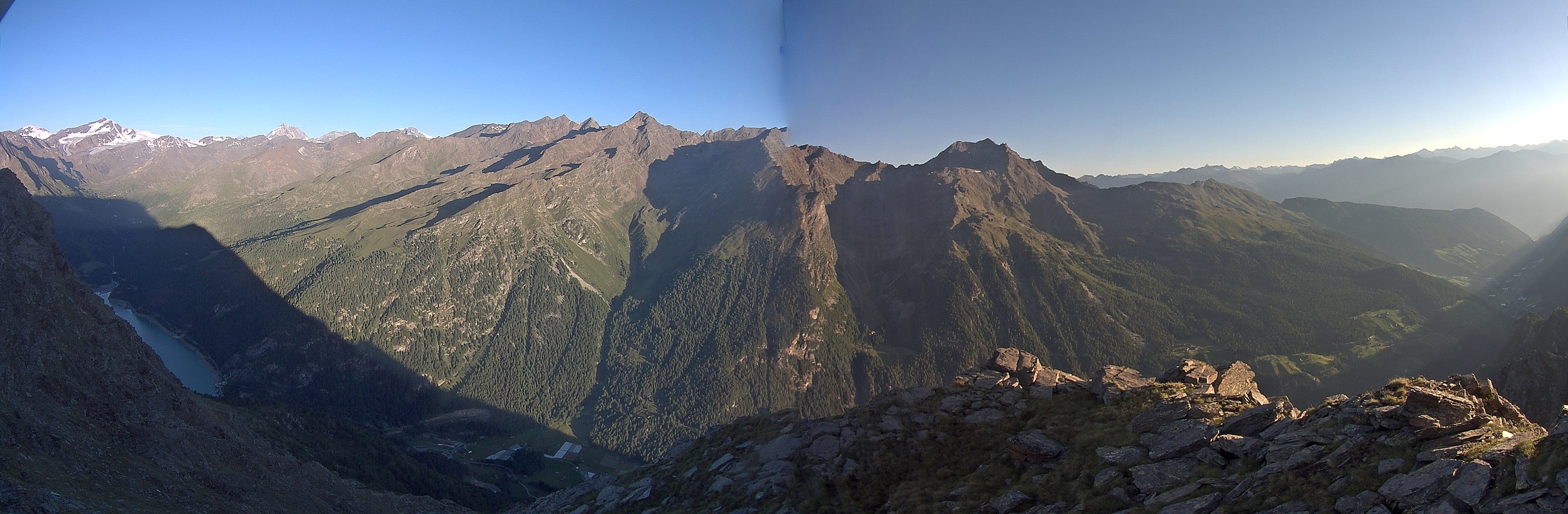Archived image Webcam View at barrier lake Zufritt in Vinschgau Valley