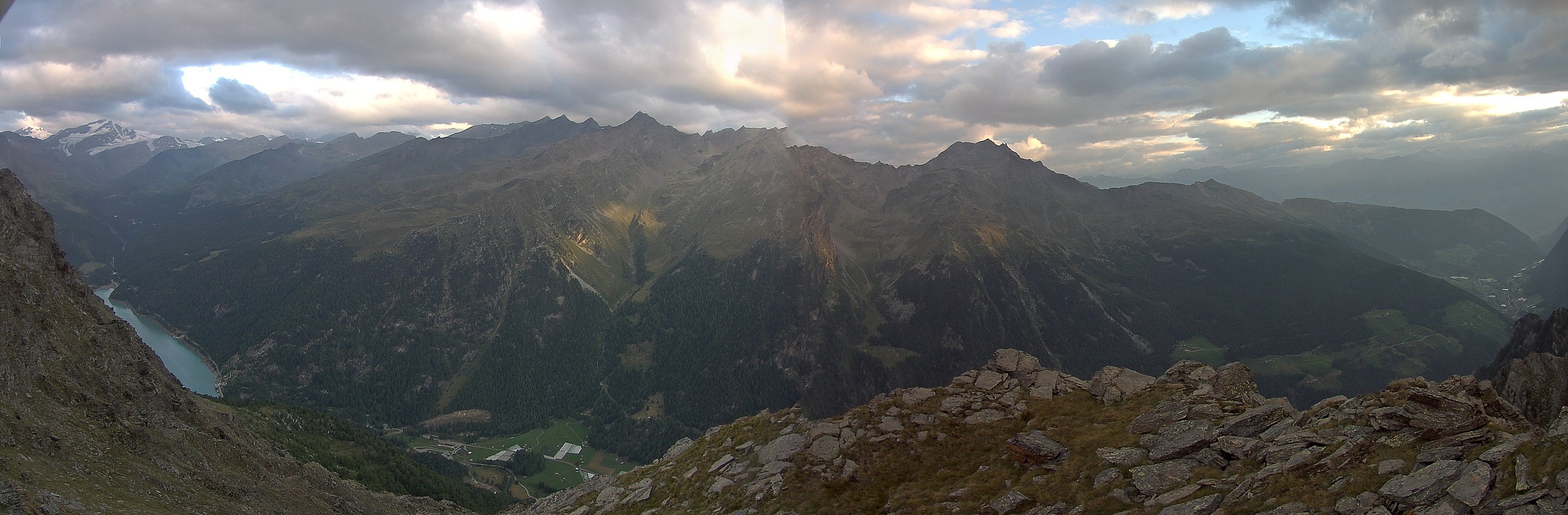 Archived image Webcam View at barrier lake Zufritt in Vinschgau Valley