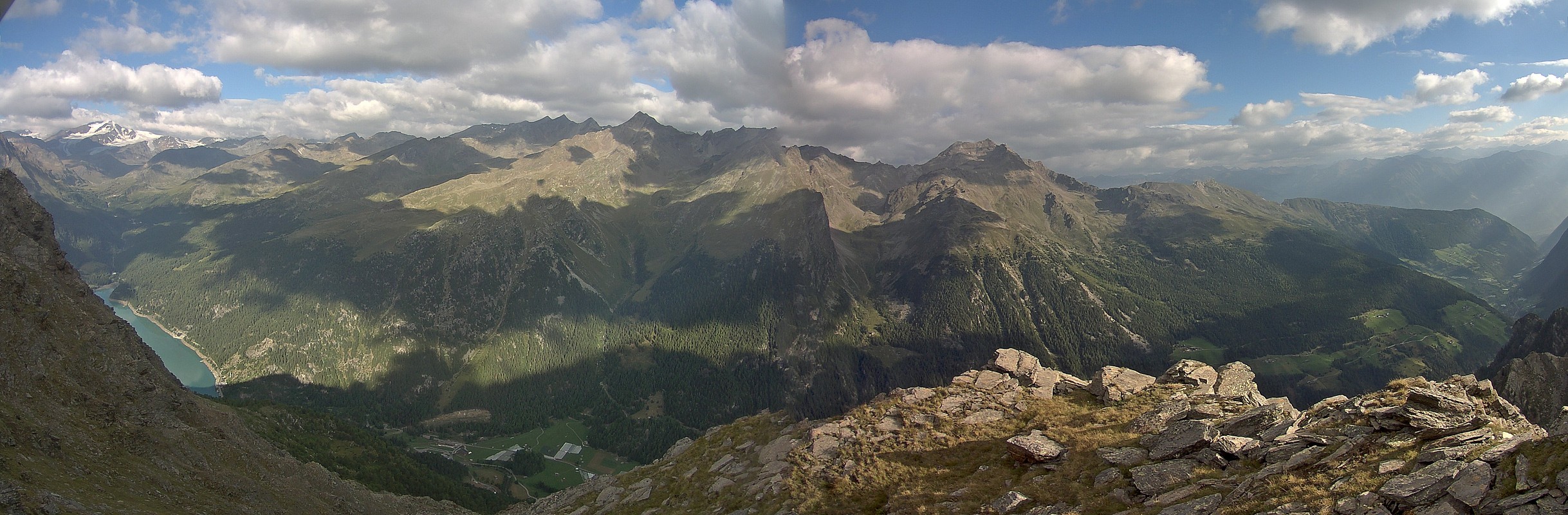 Archived image Webcam View at barrier lake Zufritt in Vinschgau Valley