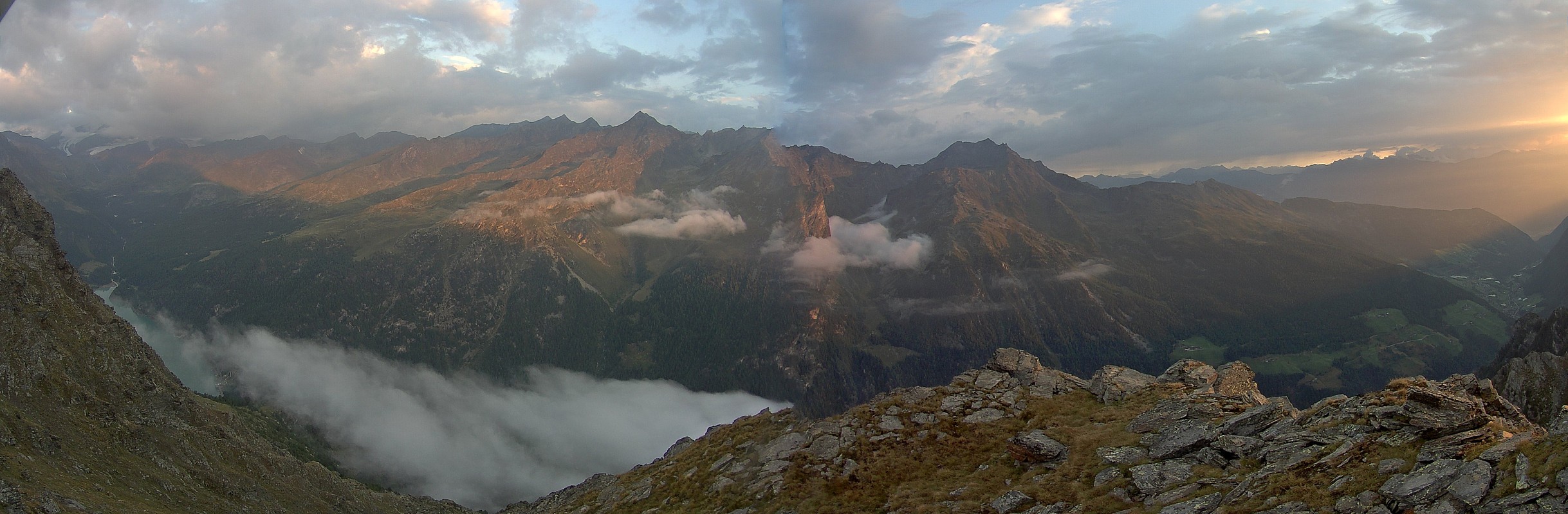 Archiv Foto Webcam Martelltal: Blick Zufrittsee