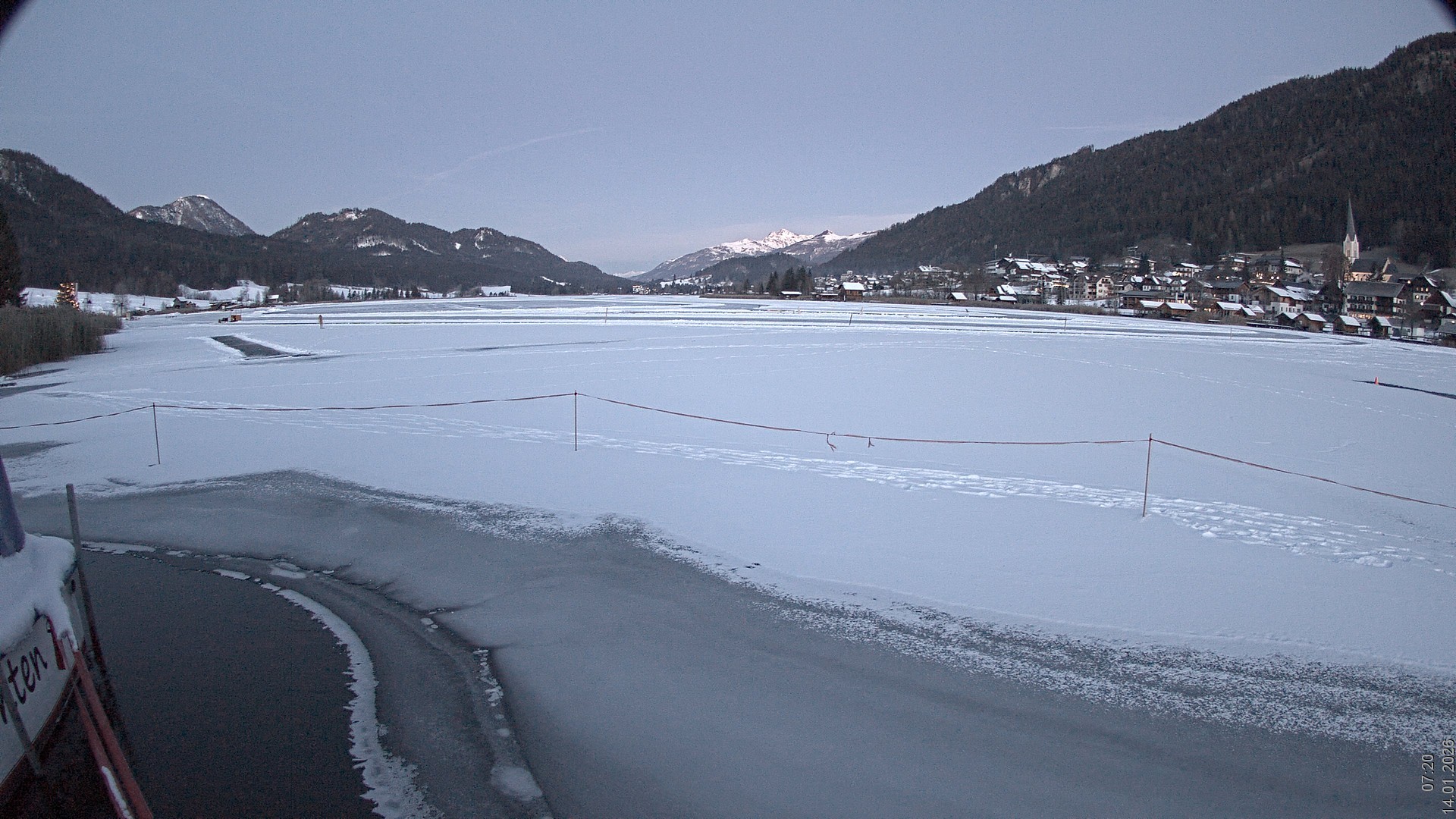 Archived image Webcam View of Lake Weissensee