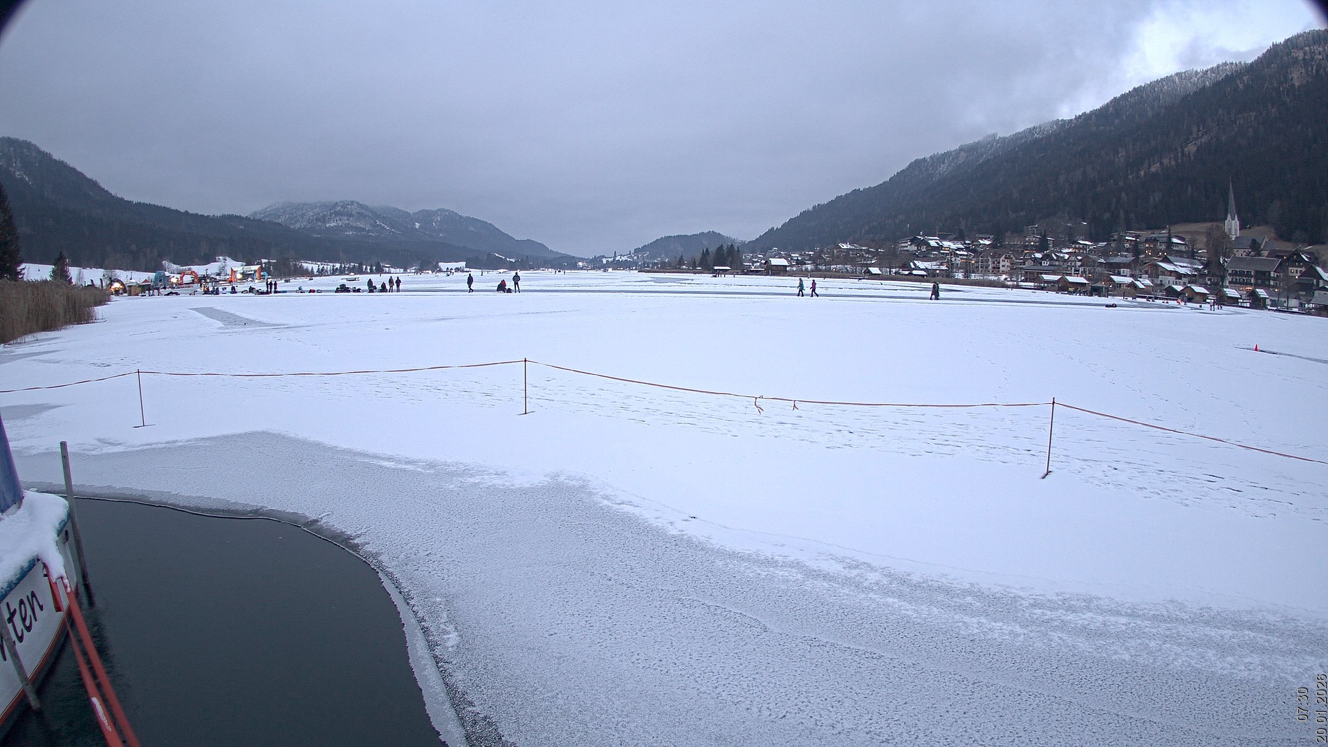 Archived image Webcam View of Lake Weissensee