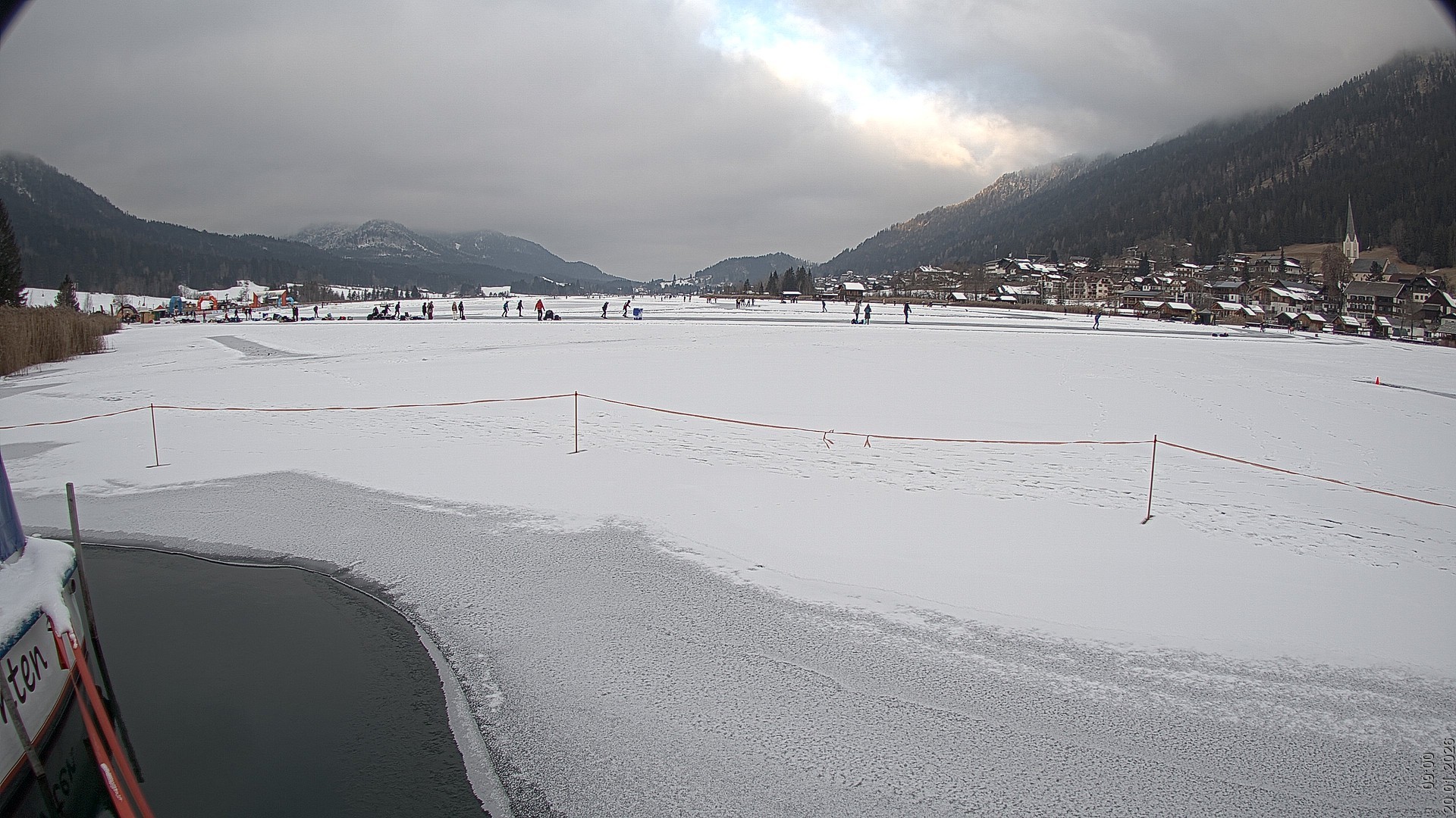 Archived image Webcam View of Lake Weissensee