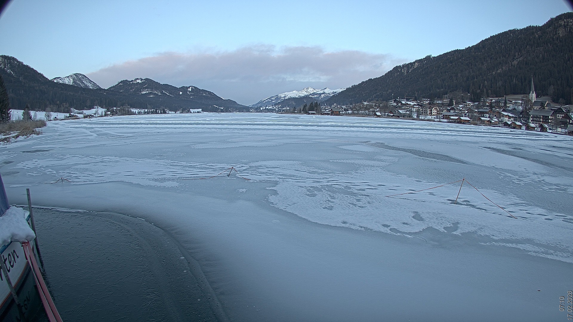 Archived image Webcam View of Lake Weissensee