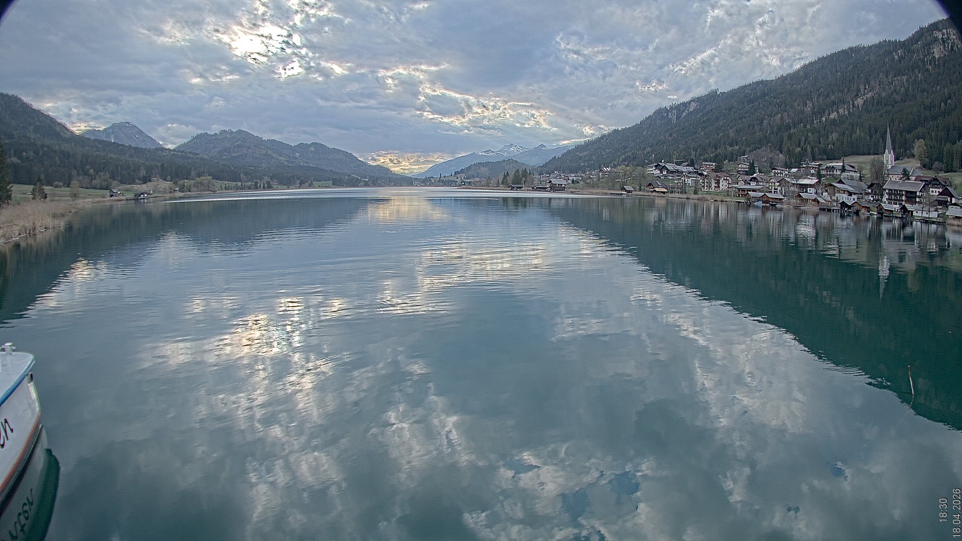 Archived image Webcam View of Lake Weissensee