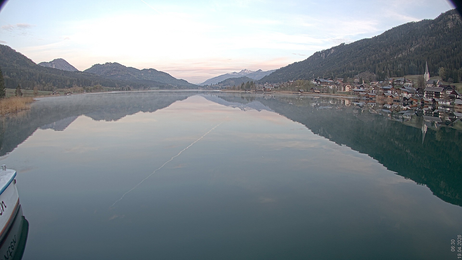 Archived image Webcam View of Lake Weissensee