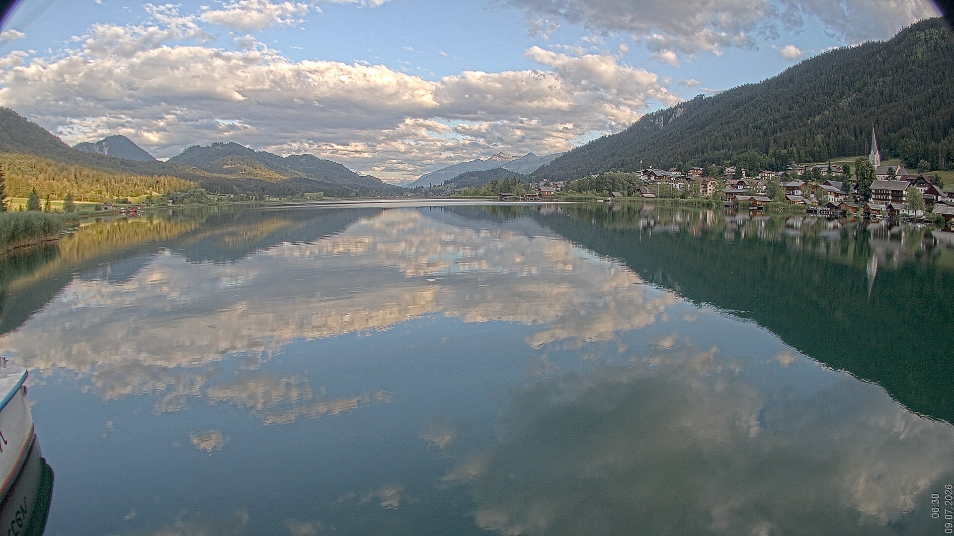 Archived image Webcam View of Lake Weissensee