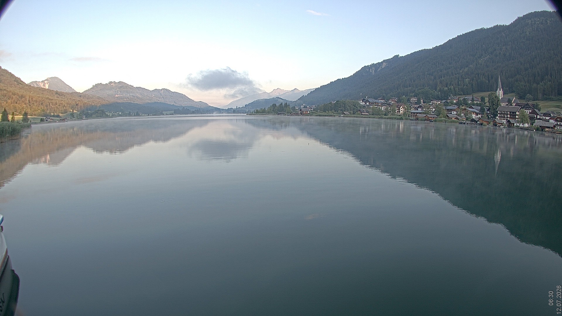 Archived image Webcam View of Lake Weissensee