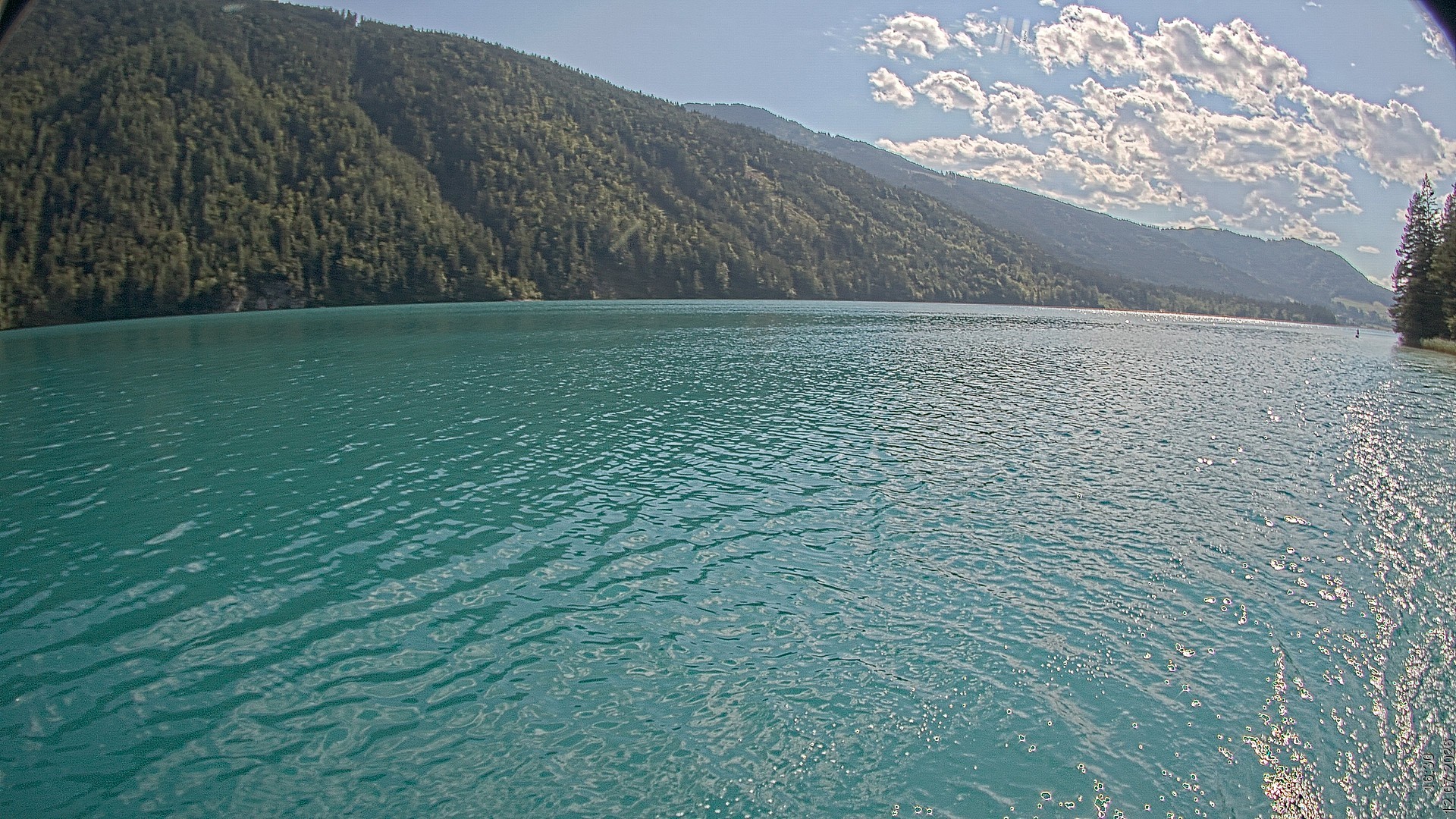 Archived image Webcam View of Lake Weissensee