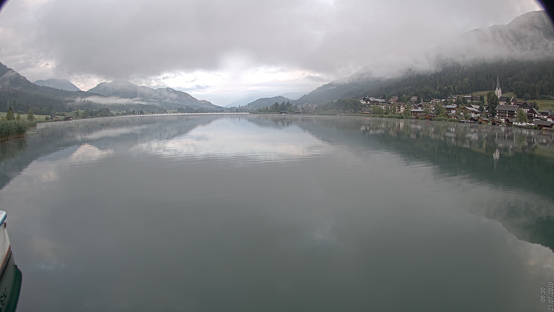 Archived image Webcam View of Lake Weissensee
