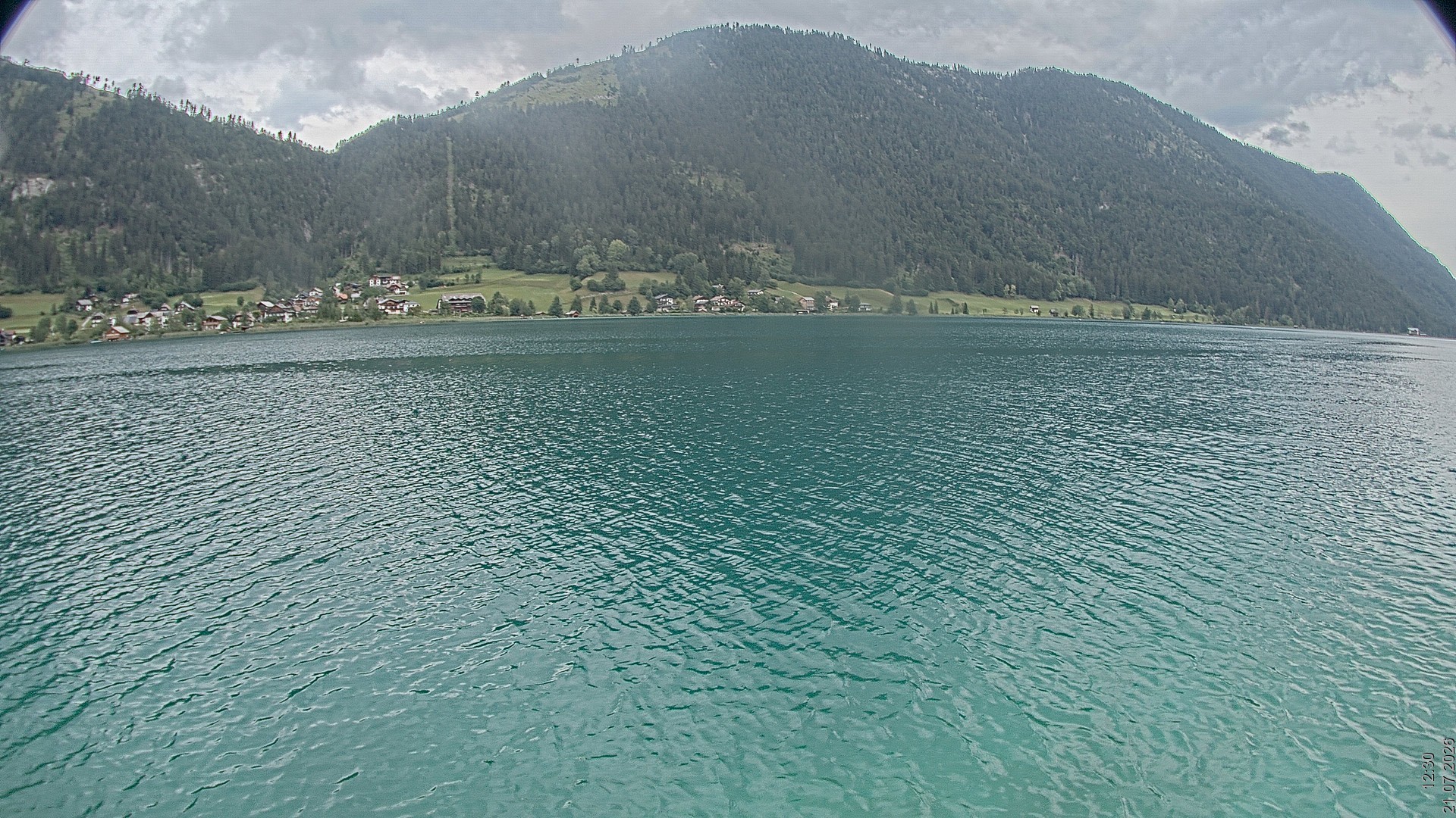 Archived image Webcam View of Lake Weissensee